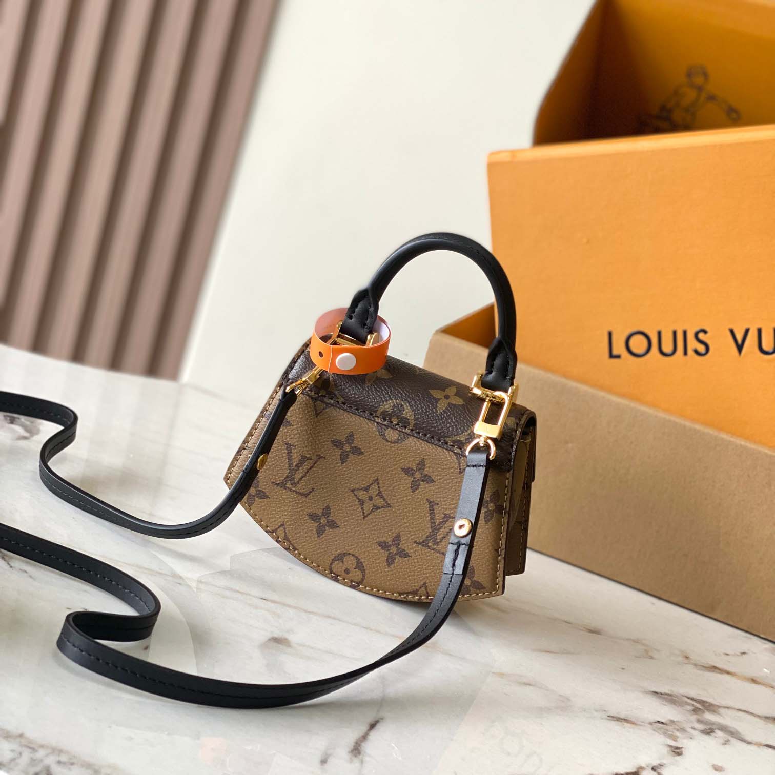 Louis Vuitton Tilsitt Handbag   M83473 - DesignerGu