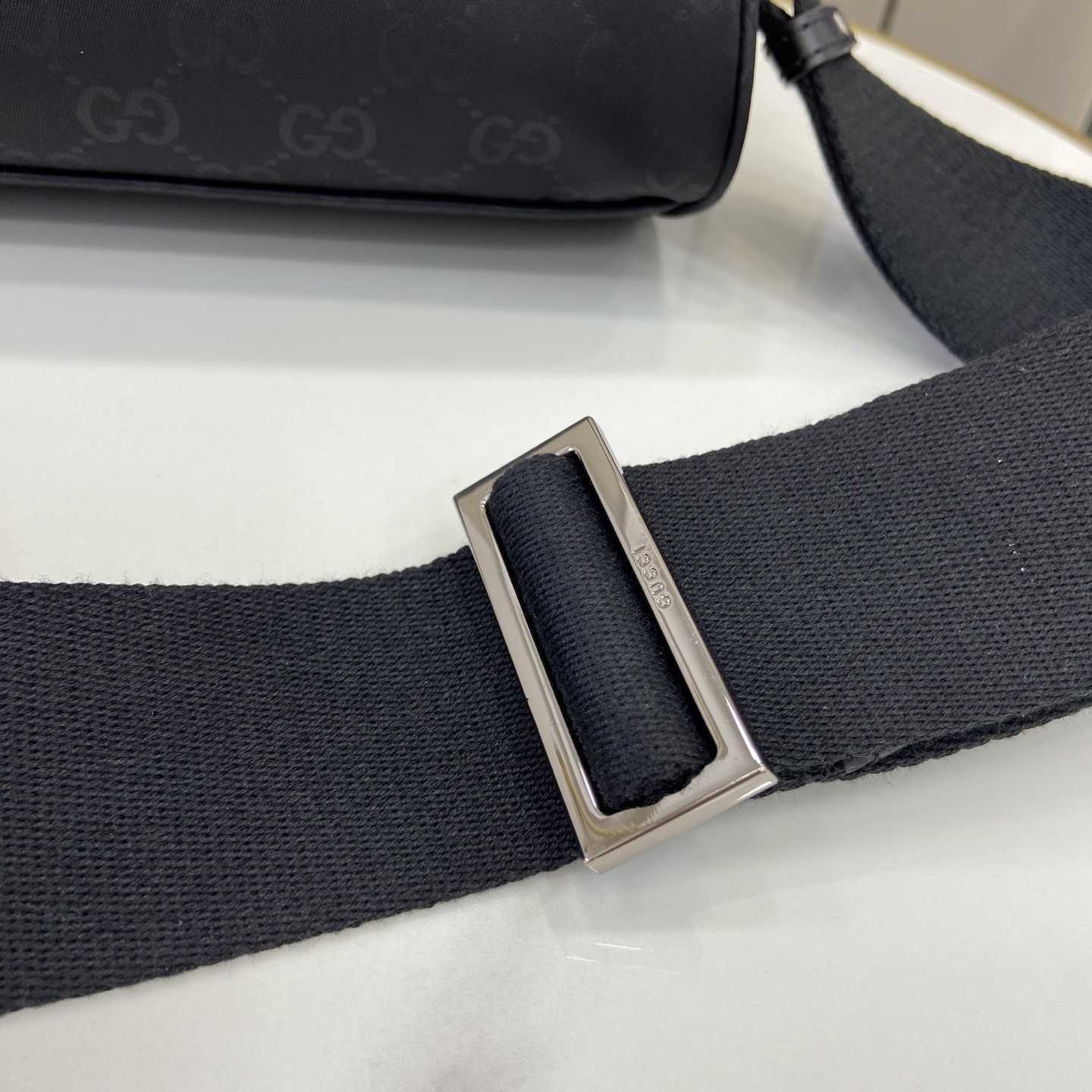 Gucci Nexus Medium Crossbody Bag - DesignerGu