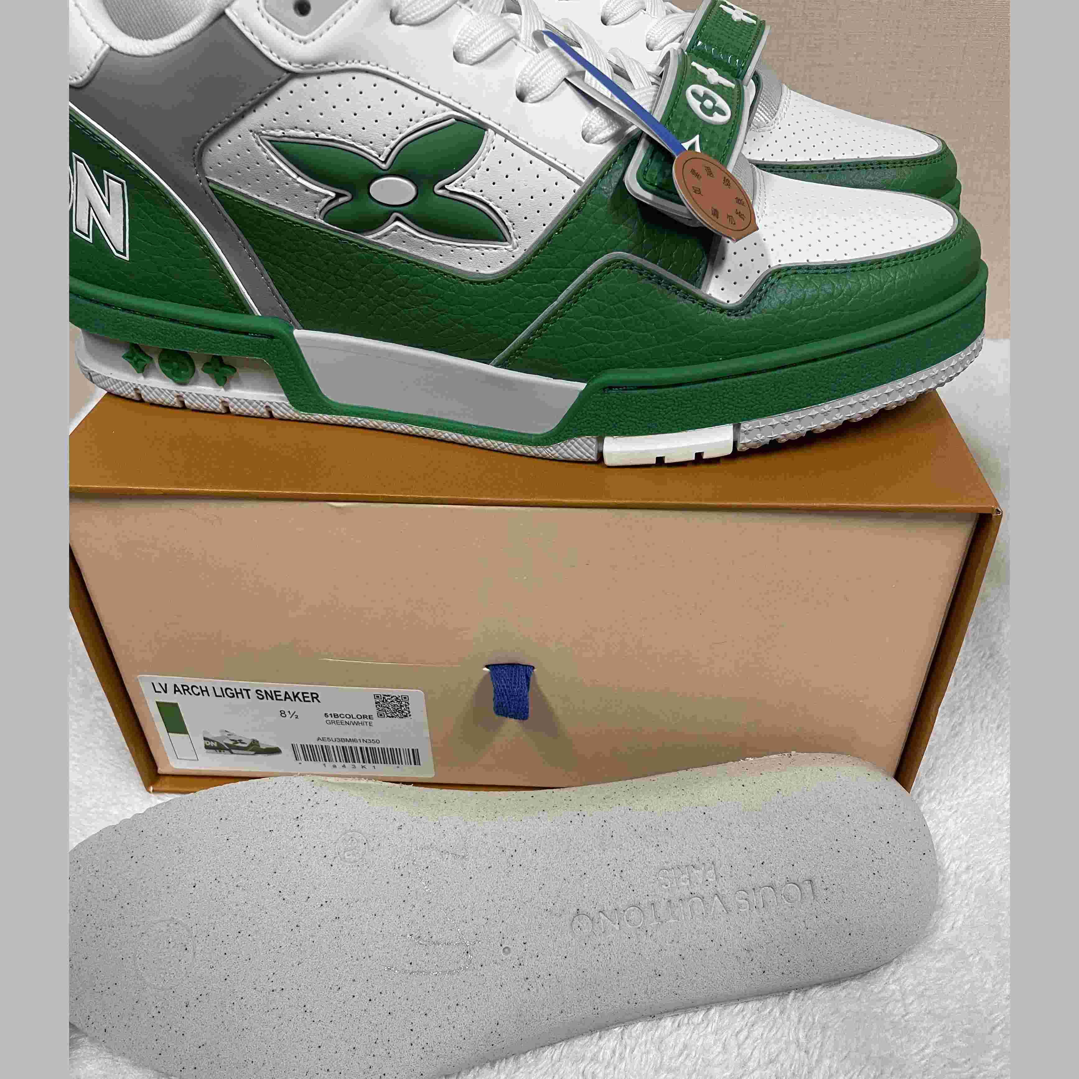 LV Trainer Sneaker 1AHTCZ  - DesignerGu