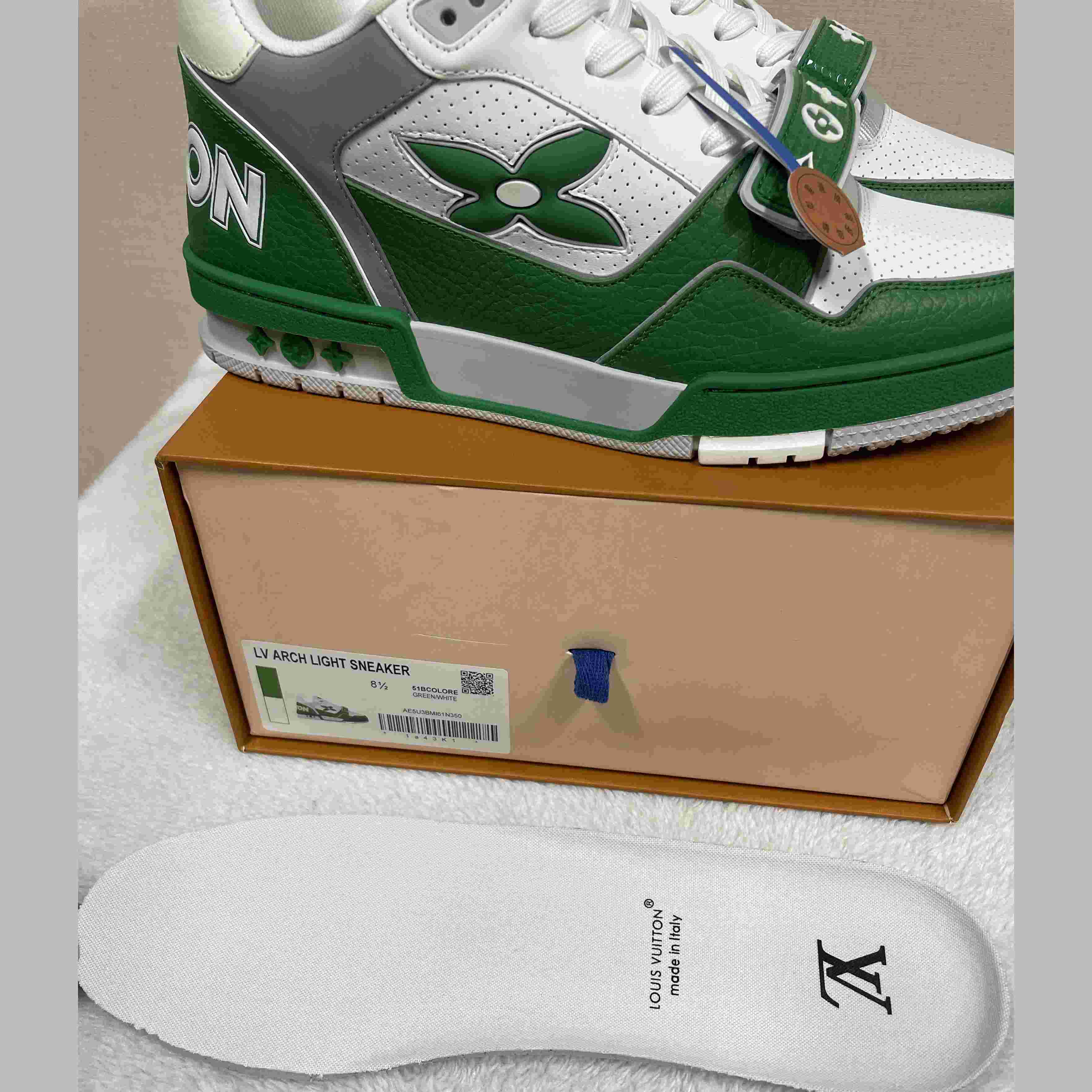 LV Trainer Sneaker 1AHTCZ  - DesignerGu