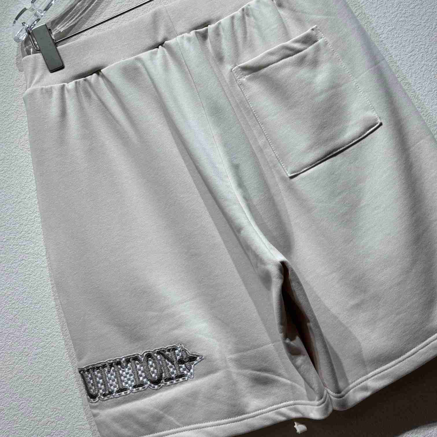 Louis Vuitton Embellished Shorts   1AHW36 - DesignerGu