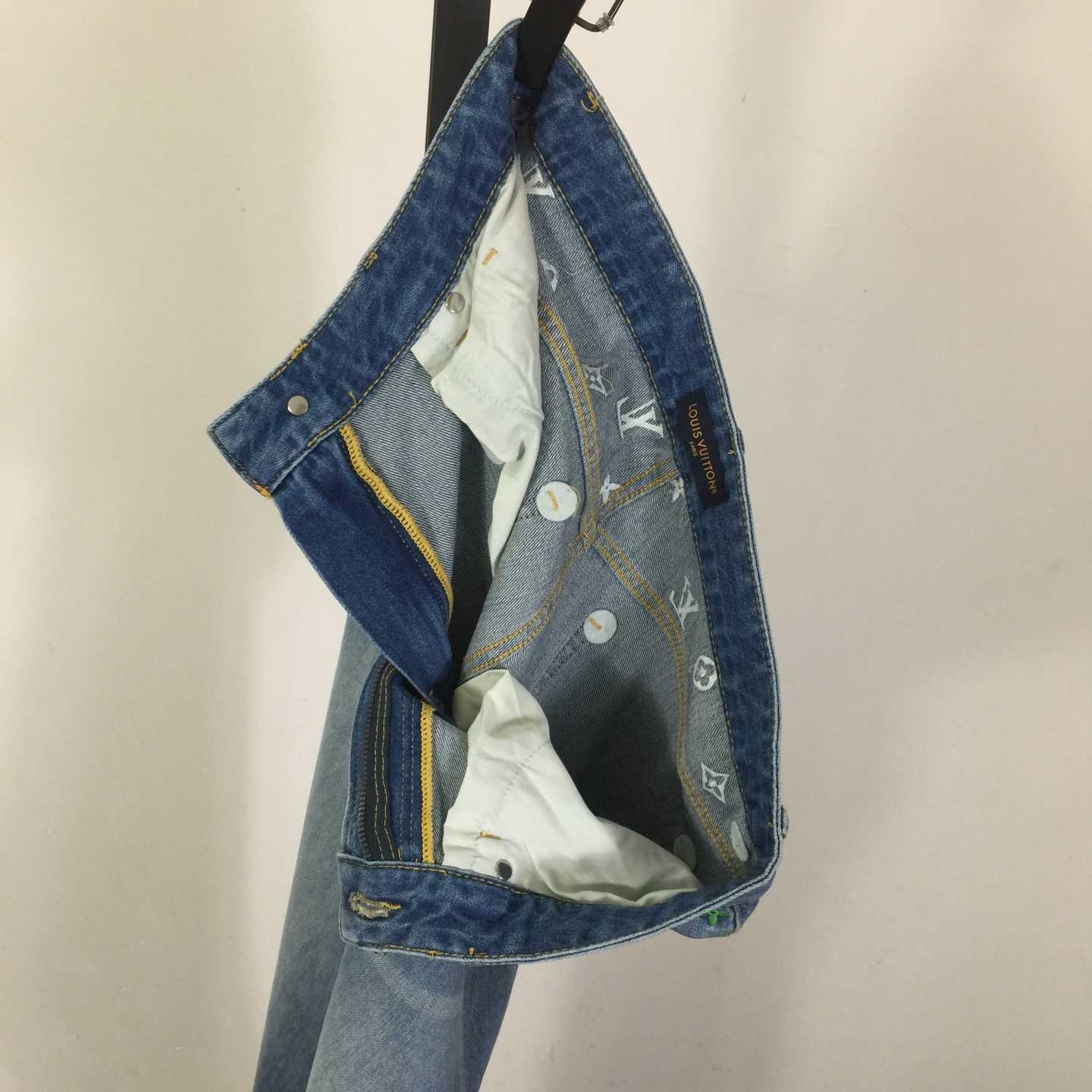 Louis Vuitton Jeans - DesignerGu