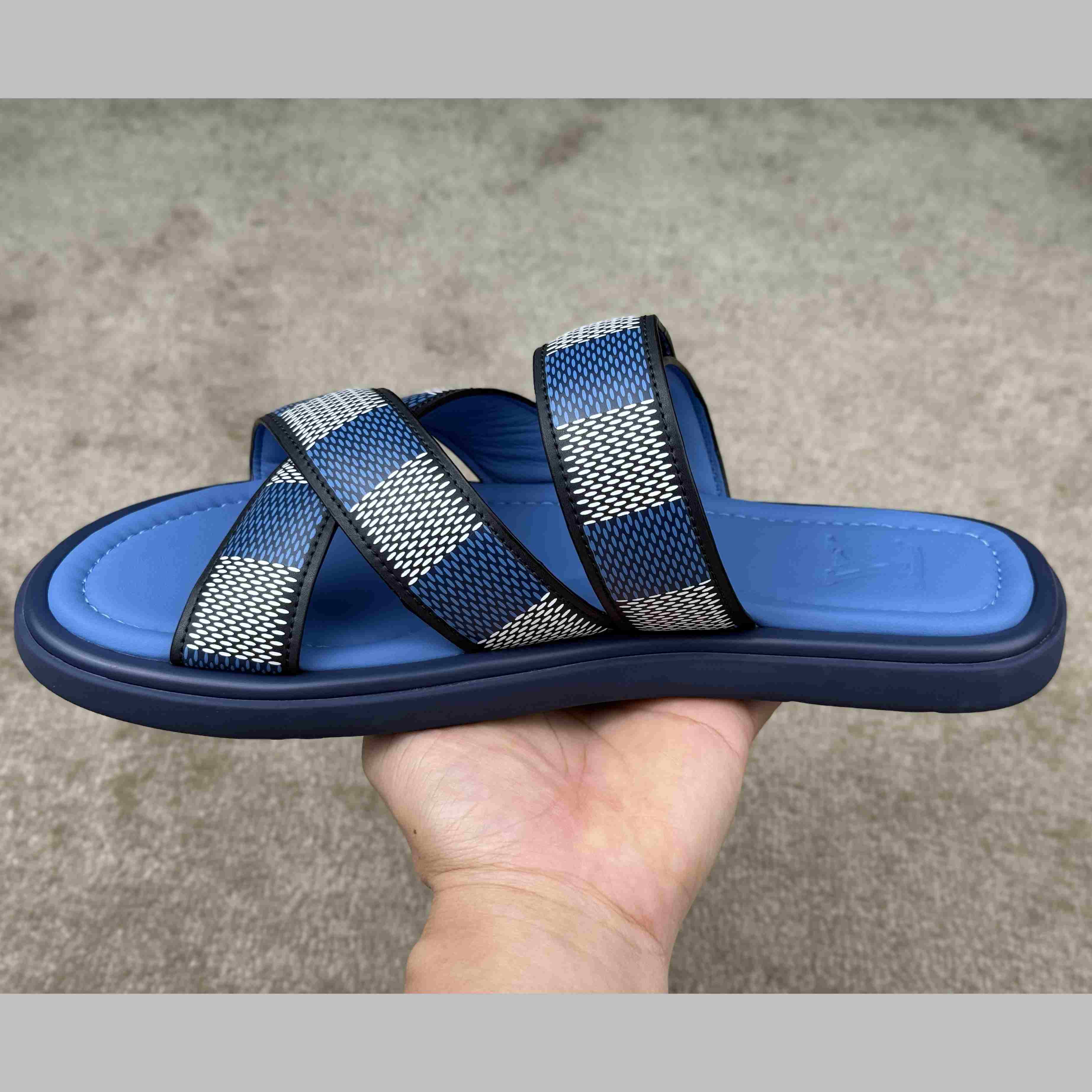 Louis Vuitton LV Venice Mule    1ACRIB - DesignerGu