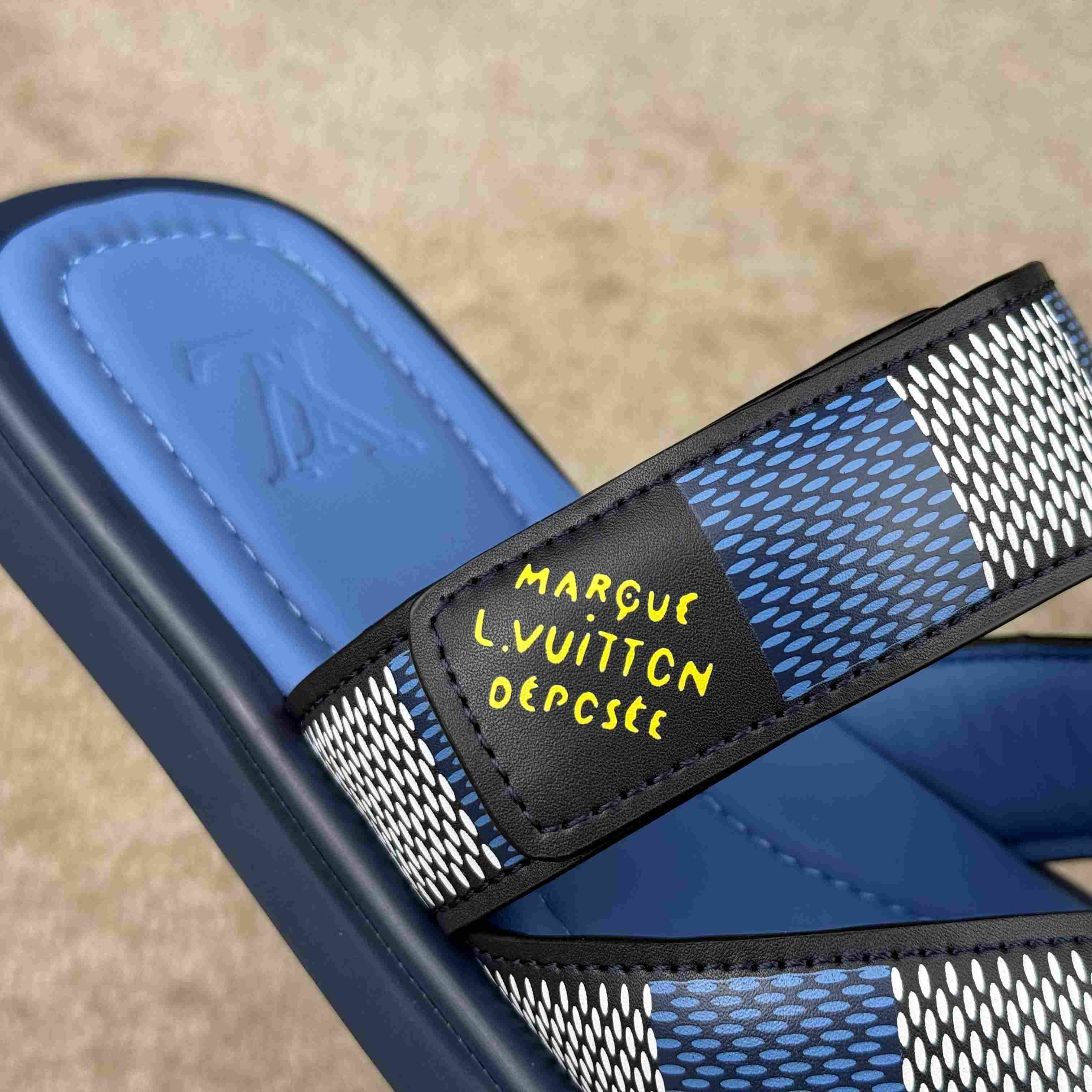 Louis Vuitton LV Venice Mule    1ACRIB - DesignerGu