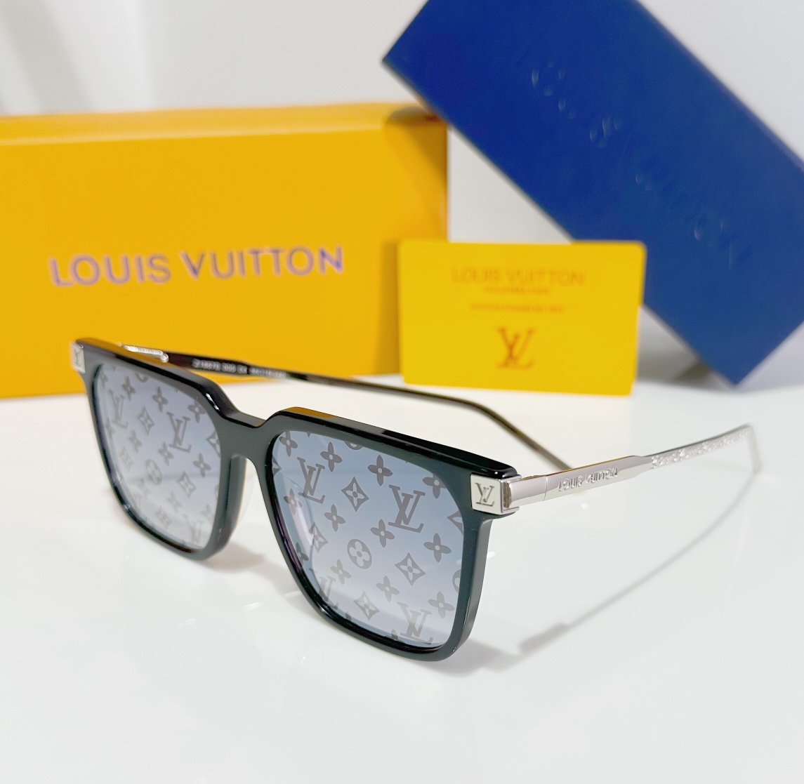 Louis Vuitton LV Rise Square Sunglasses   Z1667E - DesignerGu