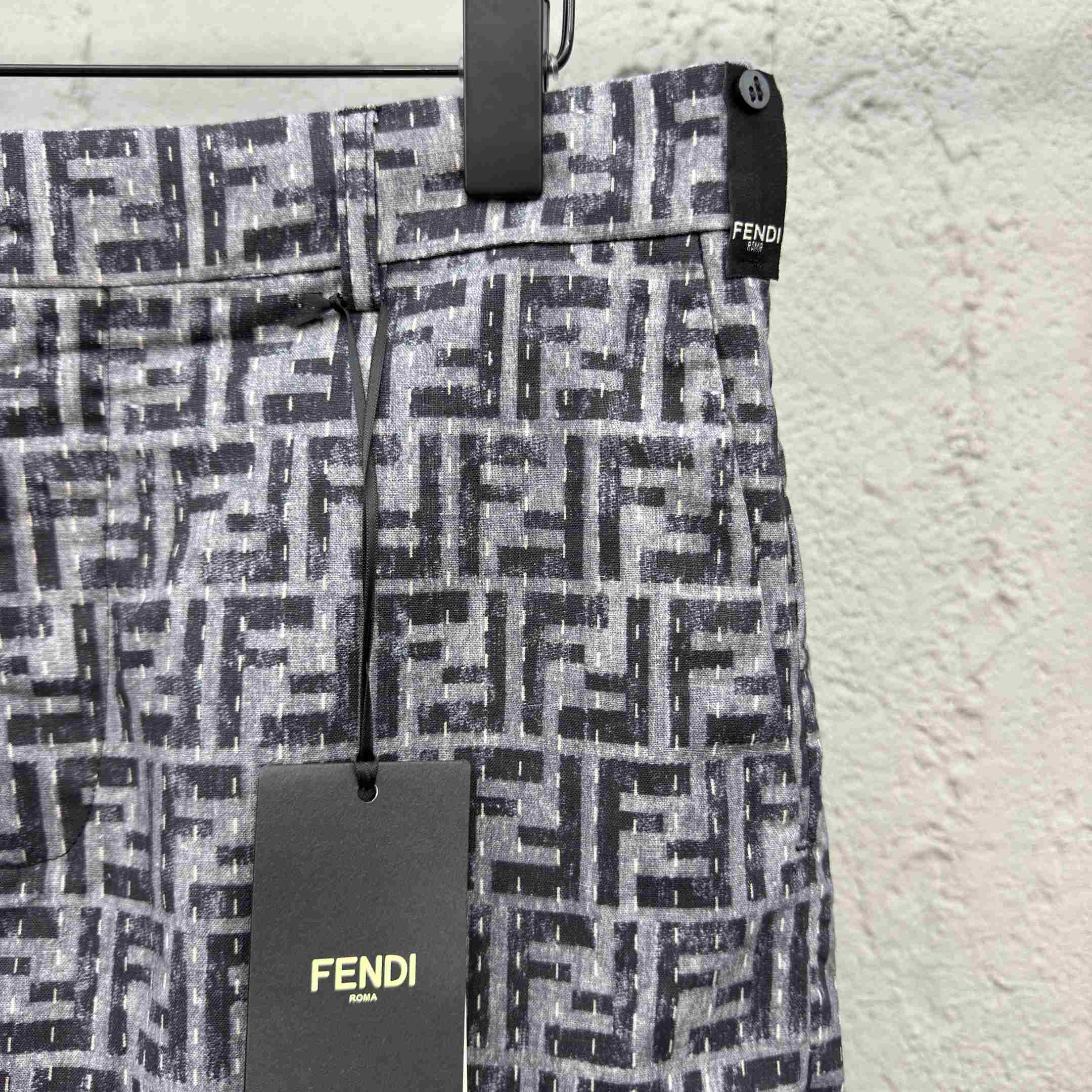 Fendi Bermudas  - DesignerGu