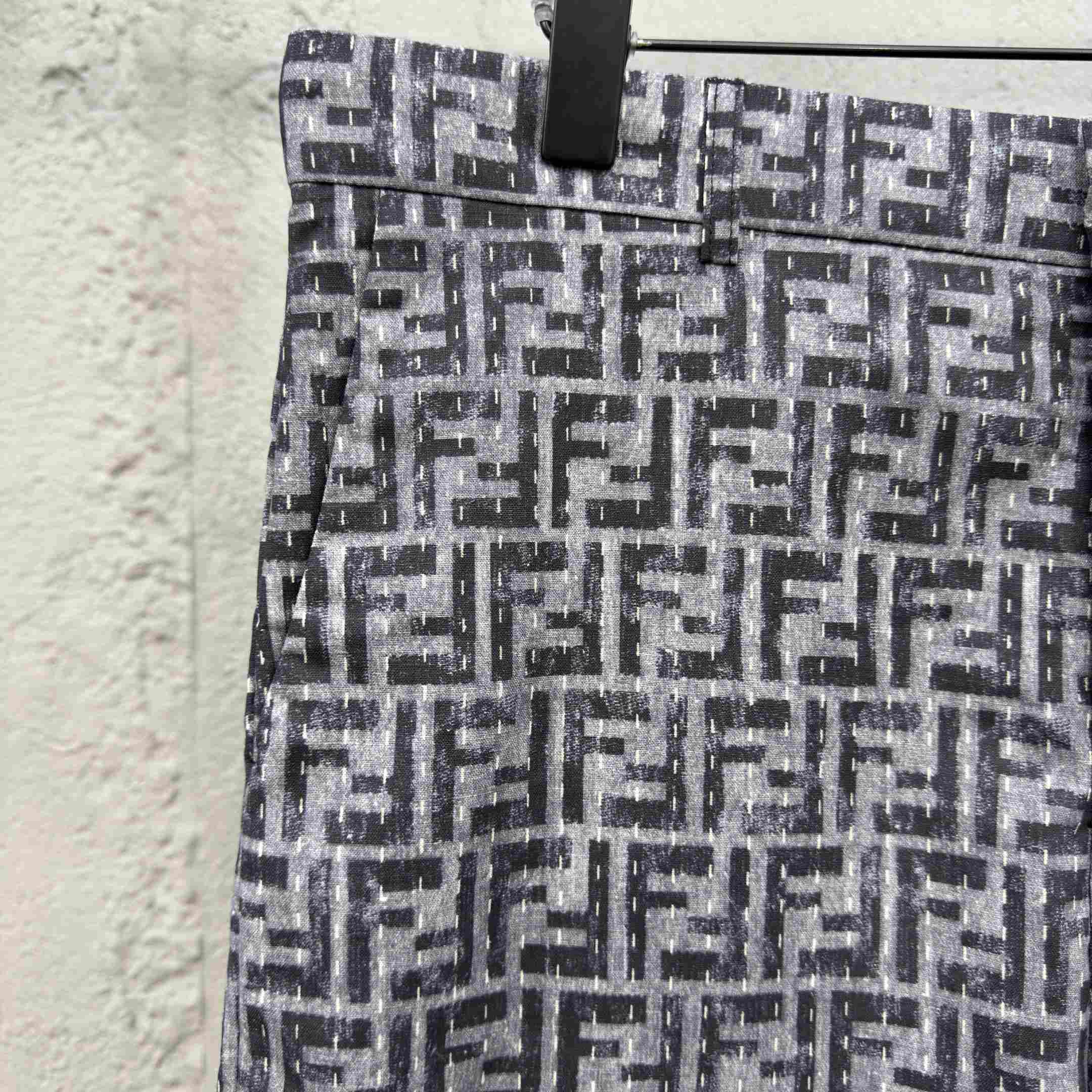 Fendi Bermudas  - DesignerGu