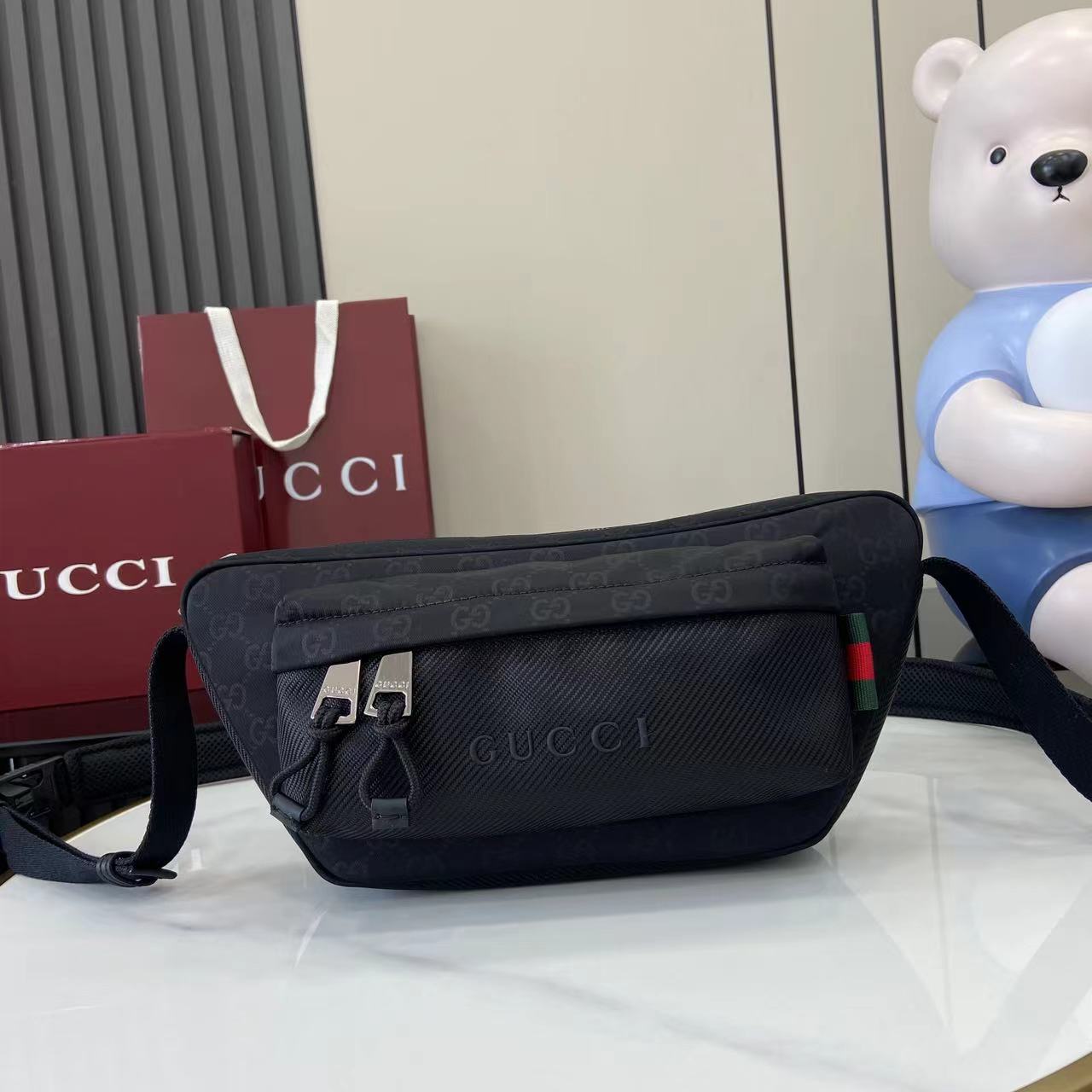 Gucci Nexus Large Slingbag - DesignerGu