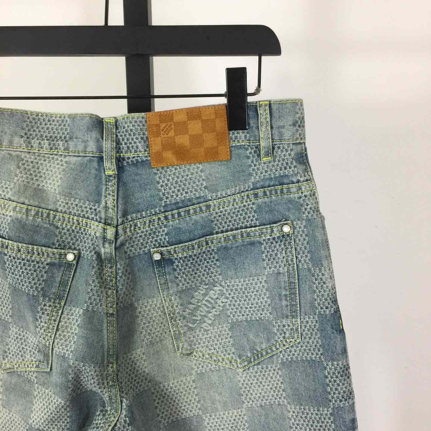 Louis Vuitton Damier 3D Light Denim Shorts   1AHVDS - DesignerGu