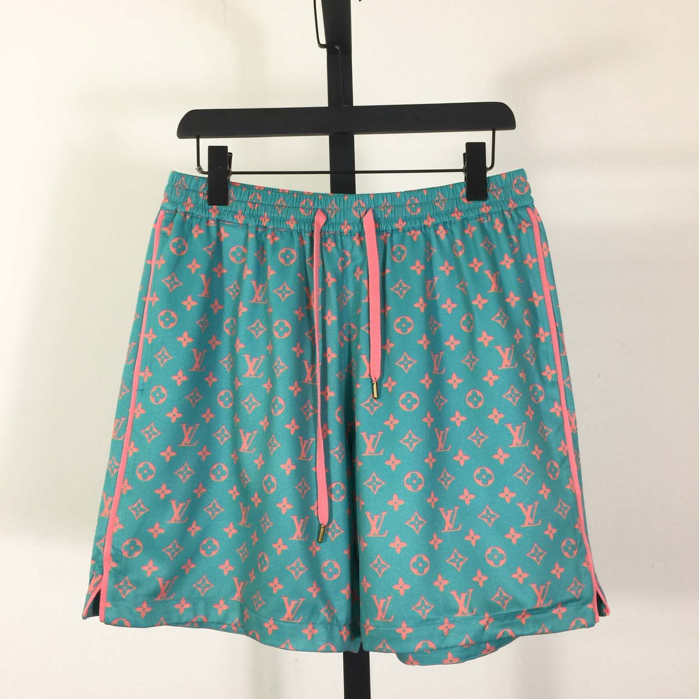 Louis Vuitton Monogram Silk Shorts   1AHVQI - DesignerGu