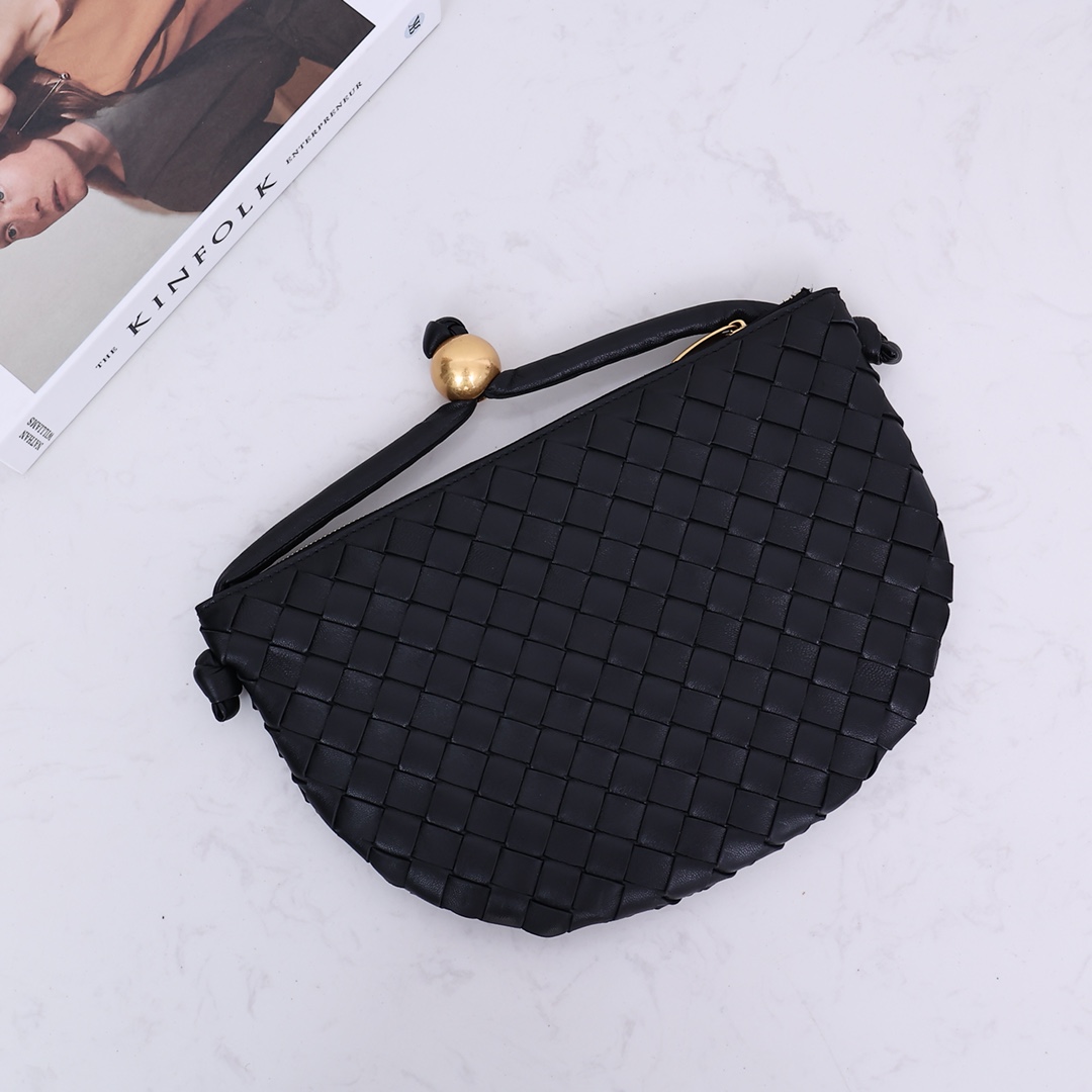 Bottega Veneta Turn Pouch （29X19X3CM） - DesignerGu