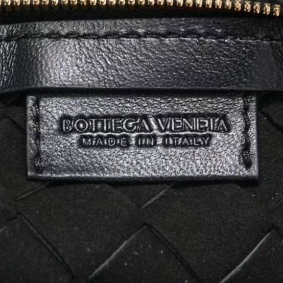 Bottega Veneta Turn Pouch （29X19X3CM） - DesignerGu