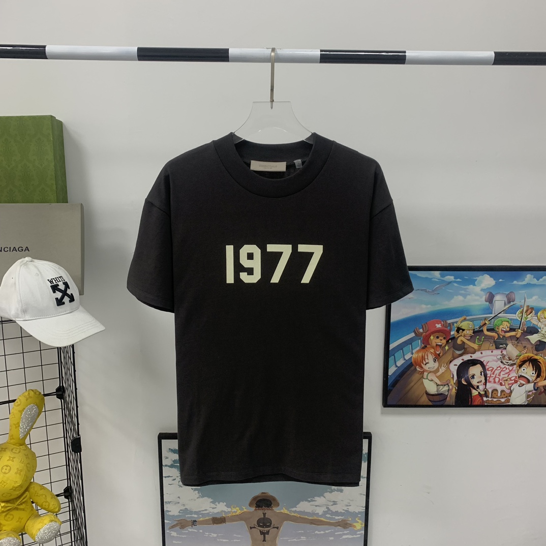 Fear of God Essentials 1977 Tee - DesignerGu
