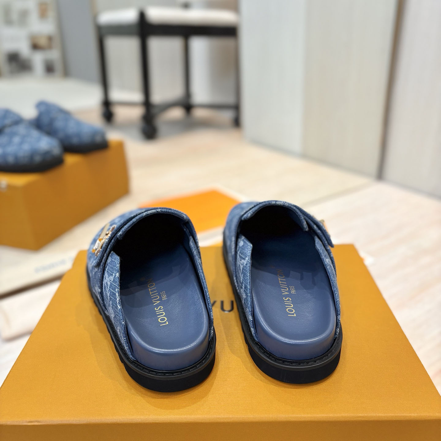 Louis Vuitton LV Cosy Comfort Mule  - DesignerGu