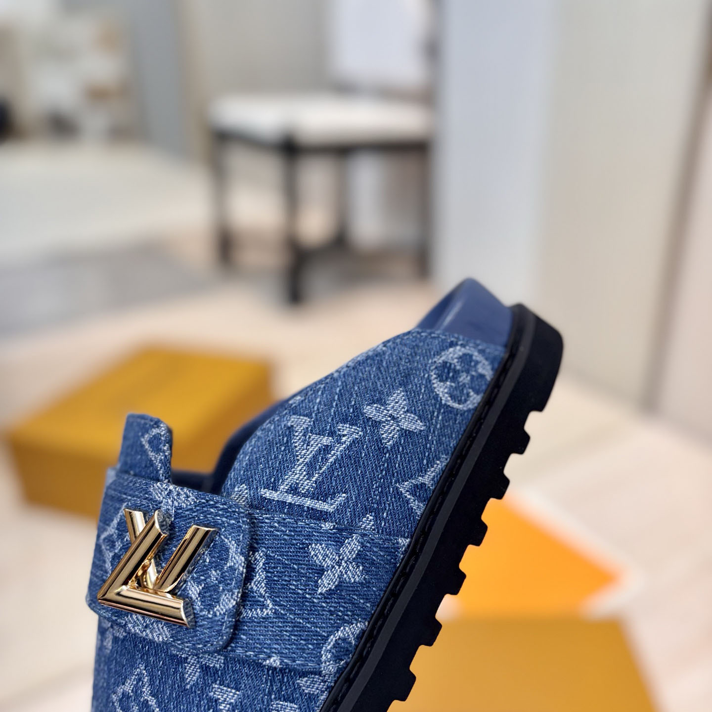 Louis Vuitton LV Cosy Comfort Mule  - DesignerGu