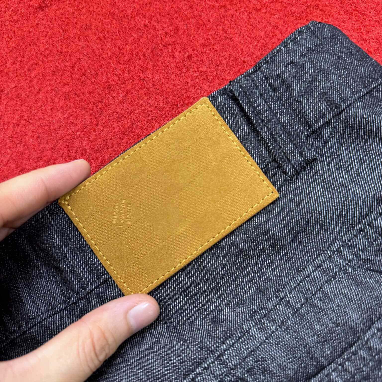 Louis Vuitton Chambray Shorts   1AHVC4 - DesignerGu