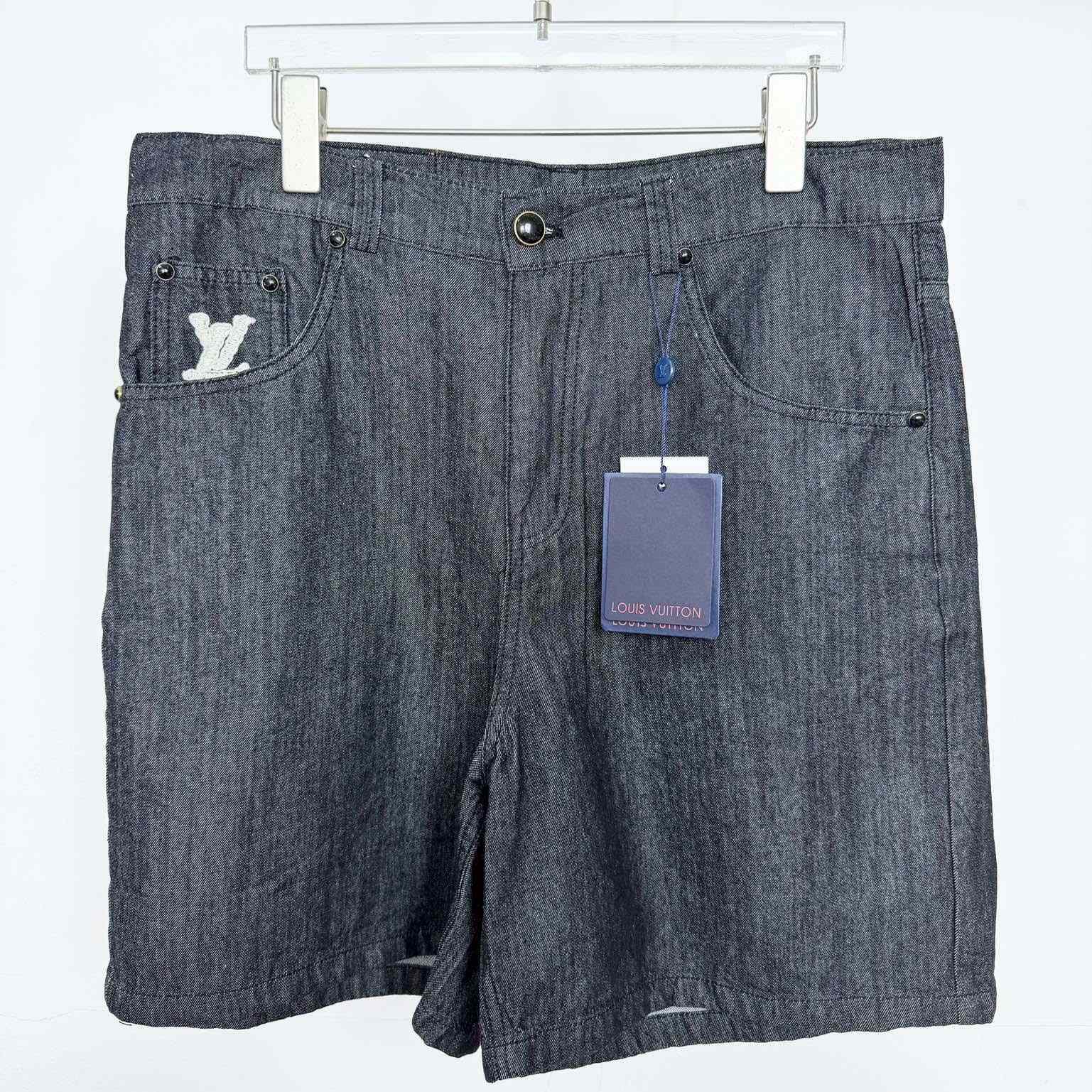 Louis Vuitton Chambray Shorts   1AHVC4 - DesignerGu