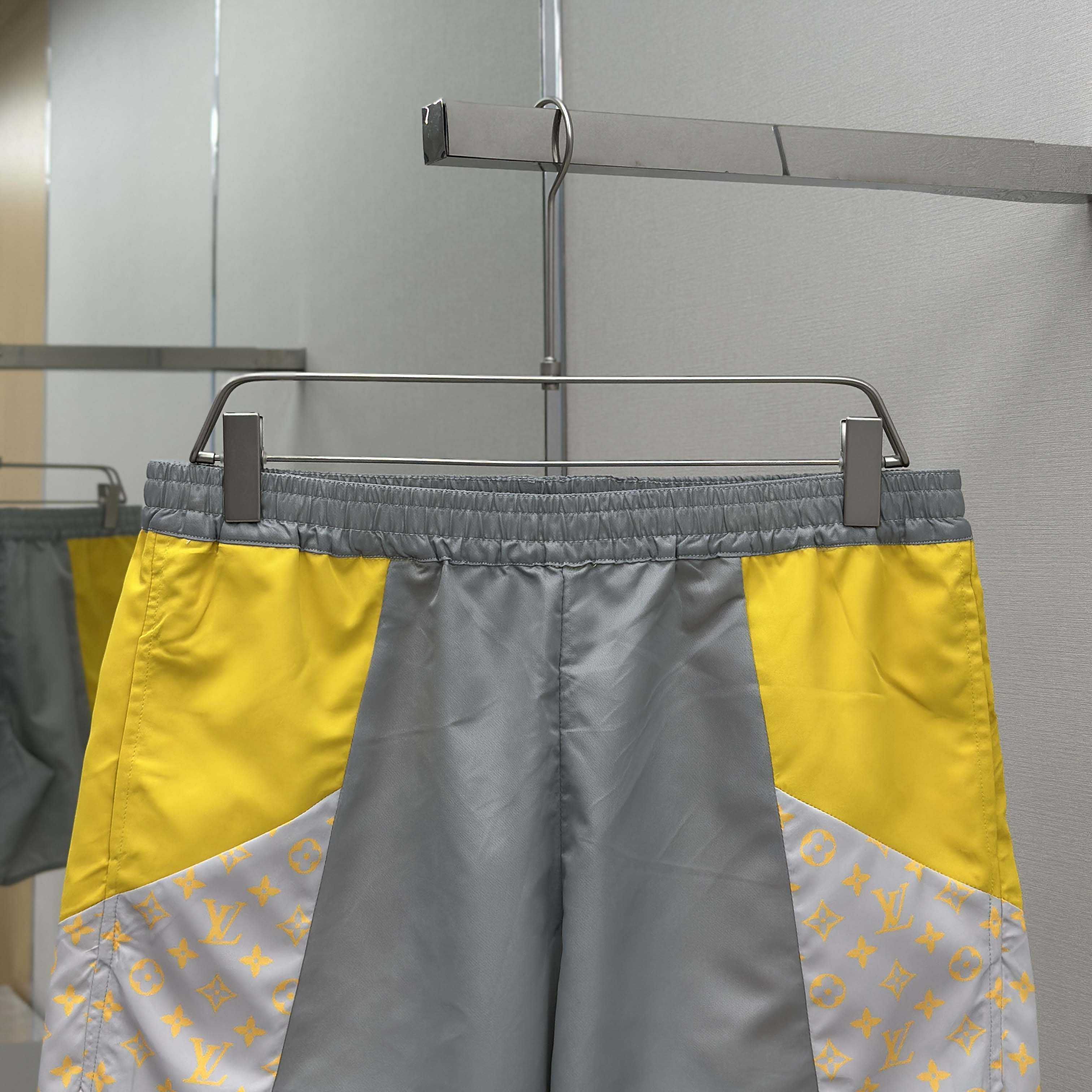 Louis Vuitton Monogram Track Shorts   1AHVQW - DesignerGu