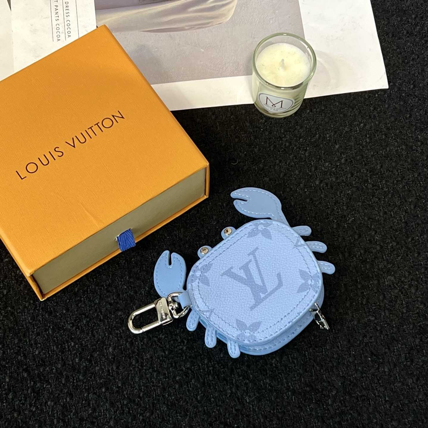 Louis Vuitton LV Crab Bag Charm   M02525 - DesignerGu