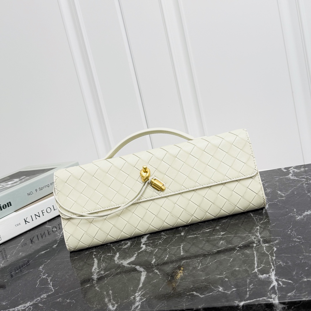 Bottega Veneta Andiamo Clutch 31*13*3cm - DesignerGu