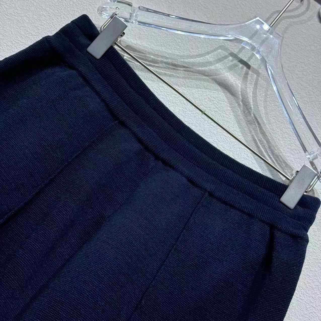 Louis Vuitton Big Logo Shorts - DesignerGu