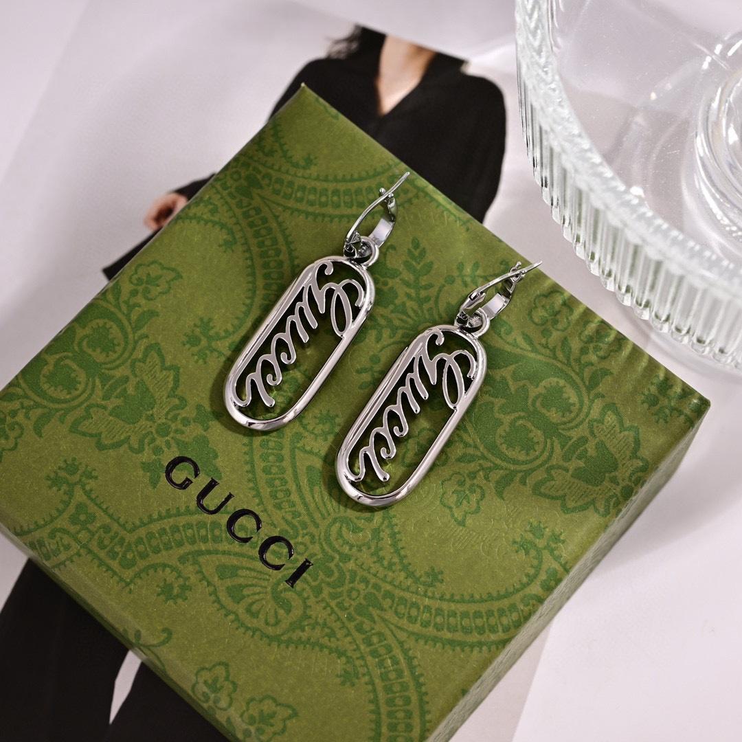Gucci Script Logo Drop Earrings - DesignerGu