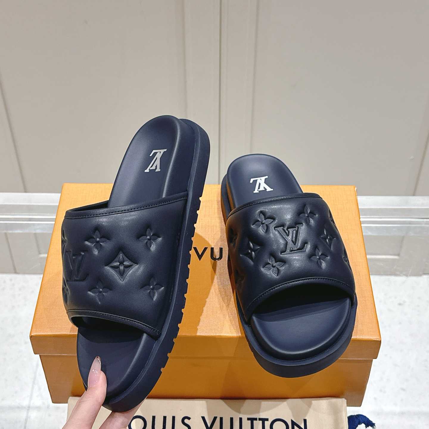 Louis Vuitton Miami Mule   1ADGFD  - DesignerGu