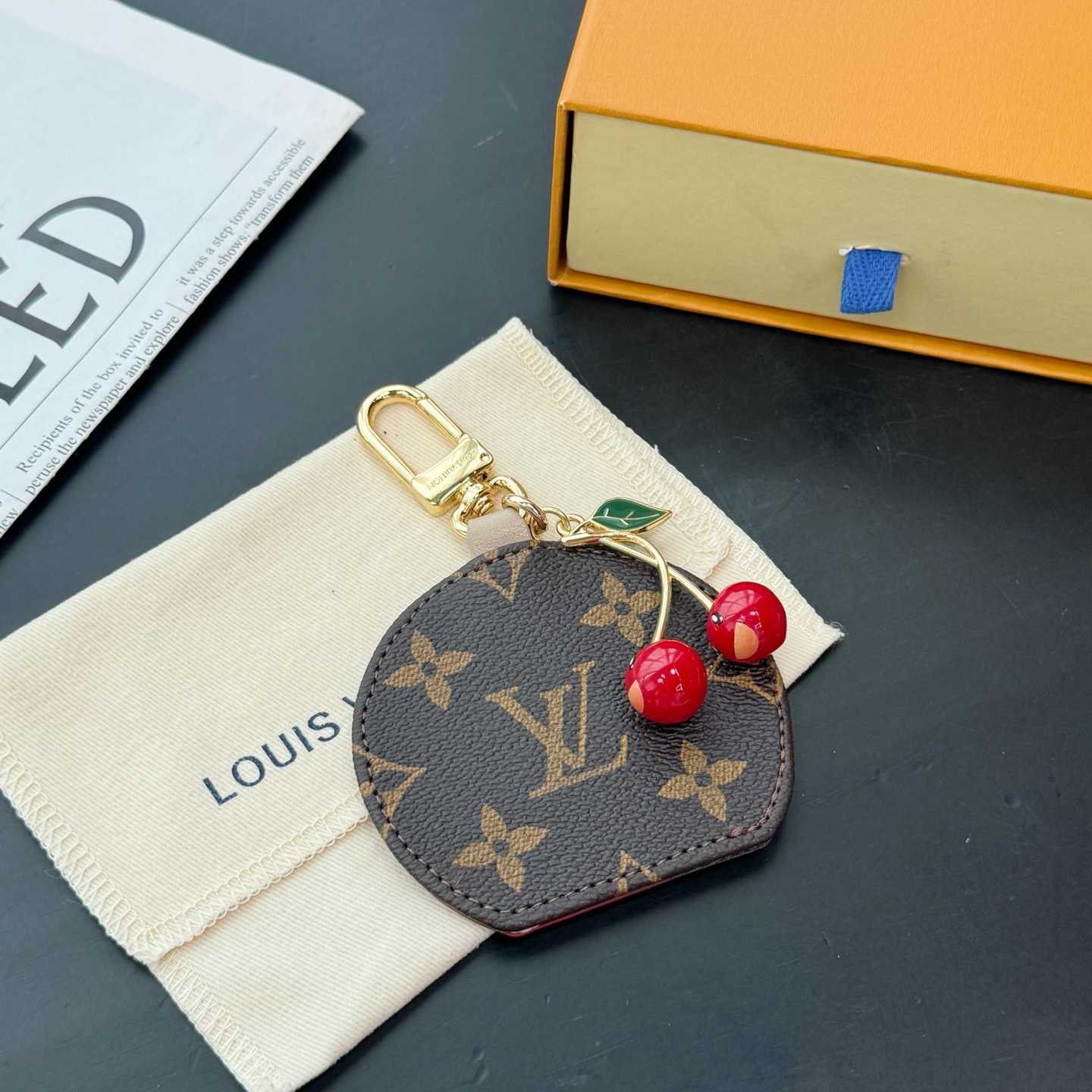 Louis Vuitton LV x TM Cerise LV Mini Mirror Bag Charm   M02830 - DesignerGu