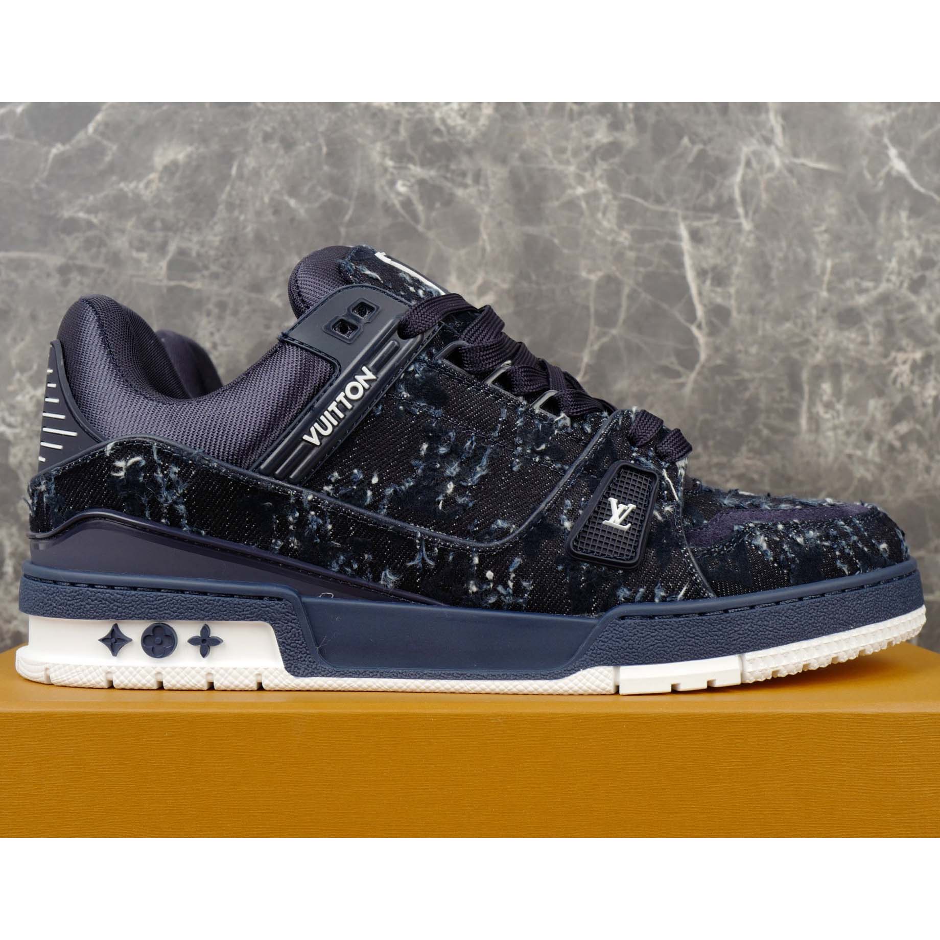 Louis Vuitton LV Trainer Sneaker   1AHWTF - DesignerGu