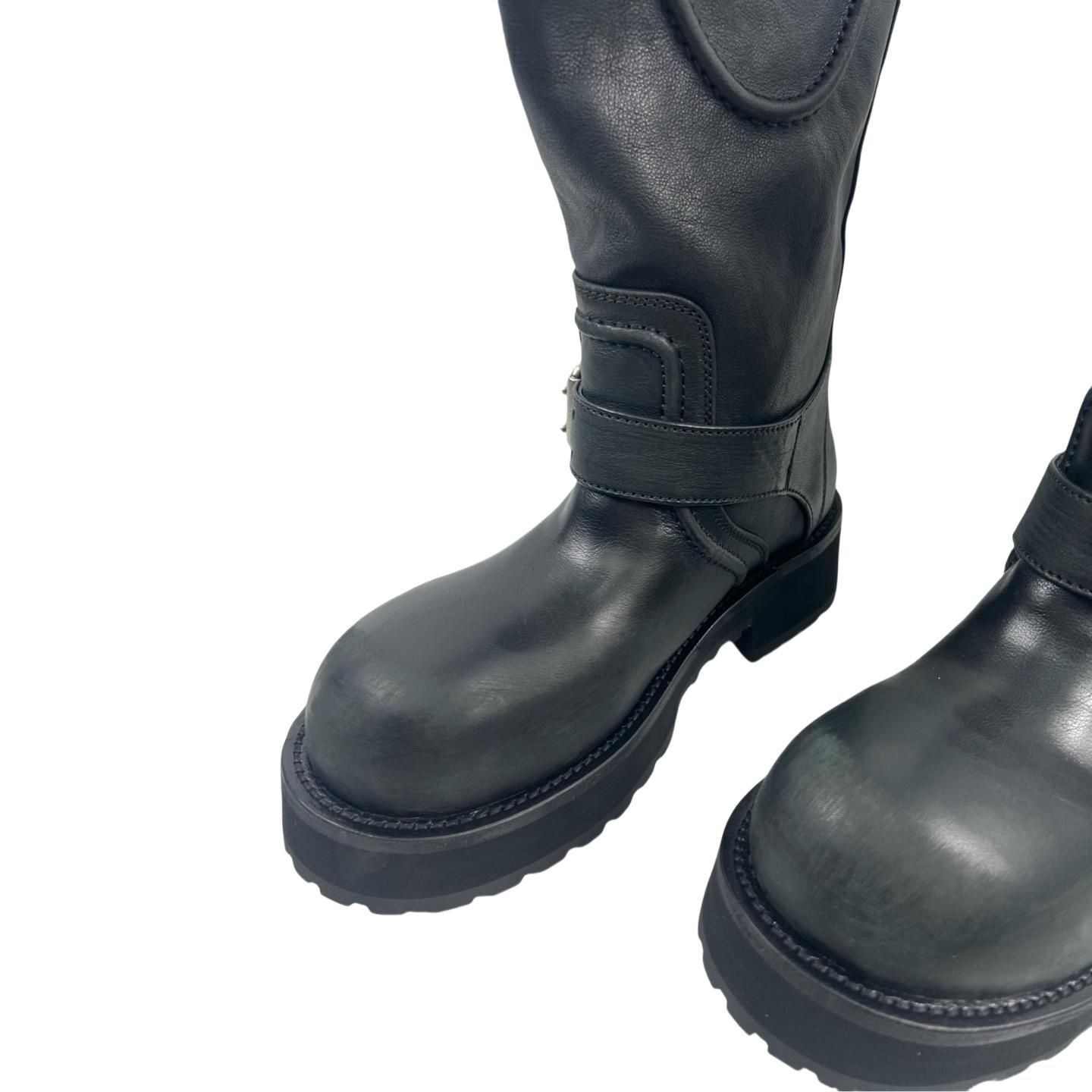 Balenciaga Venom Boots - DesignerGu