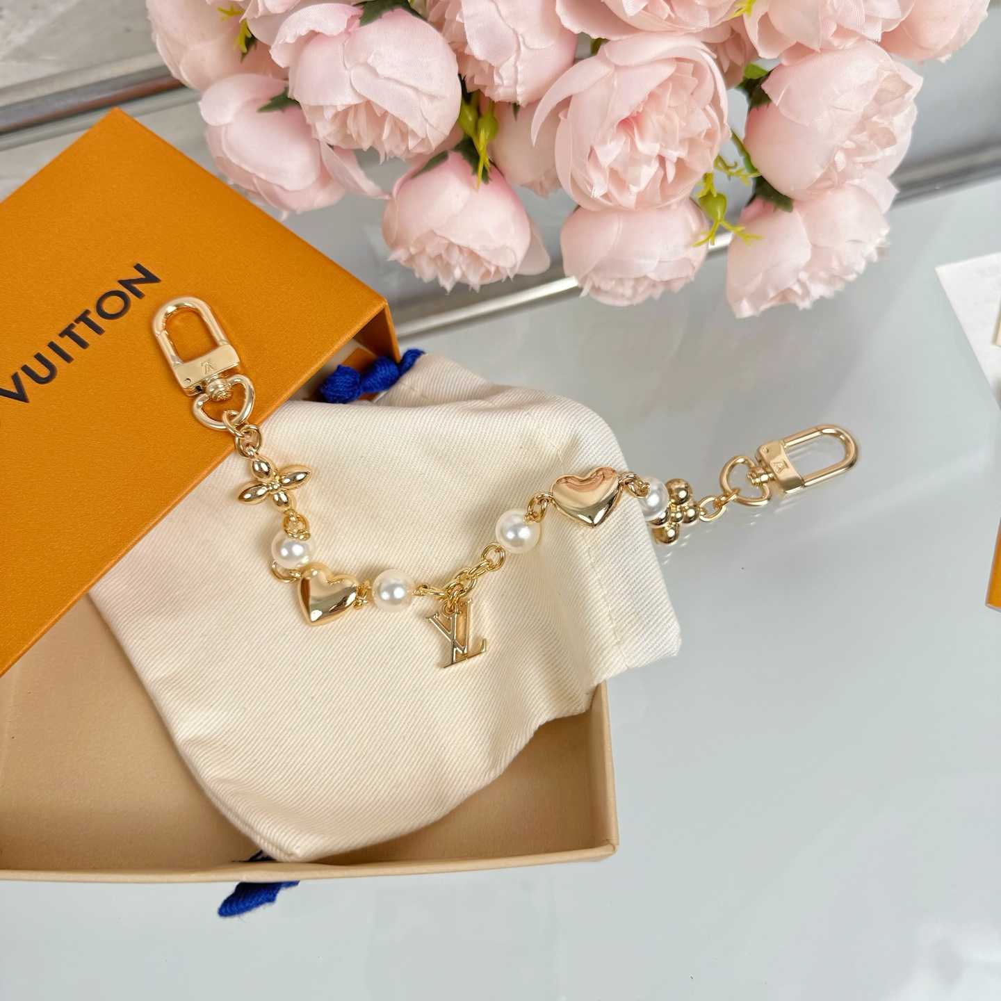 Louis Vuitton LV Heart Bag Chain   M01088 - DesignerGu