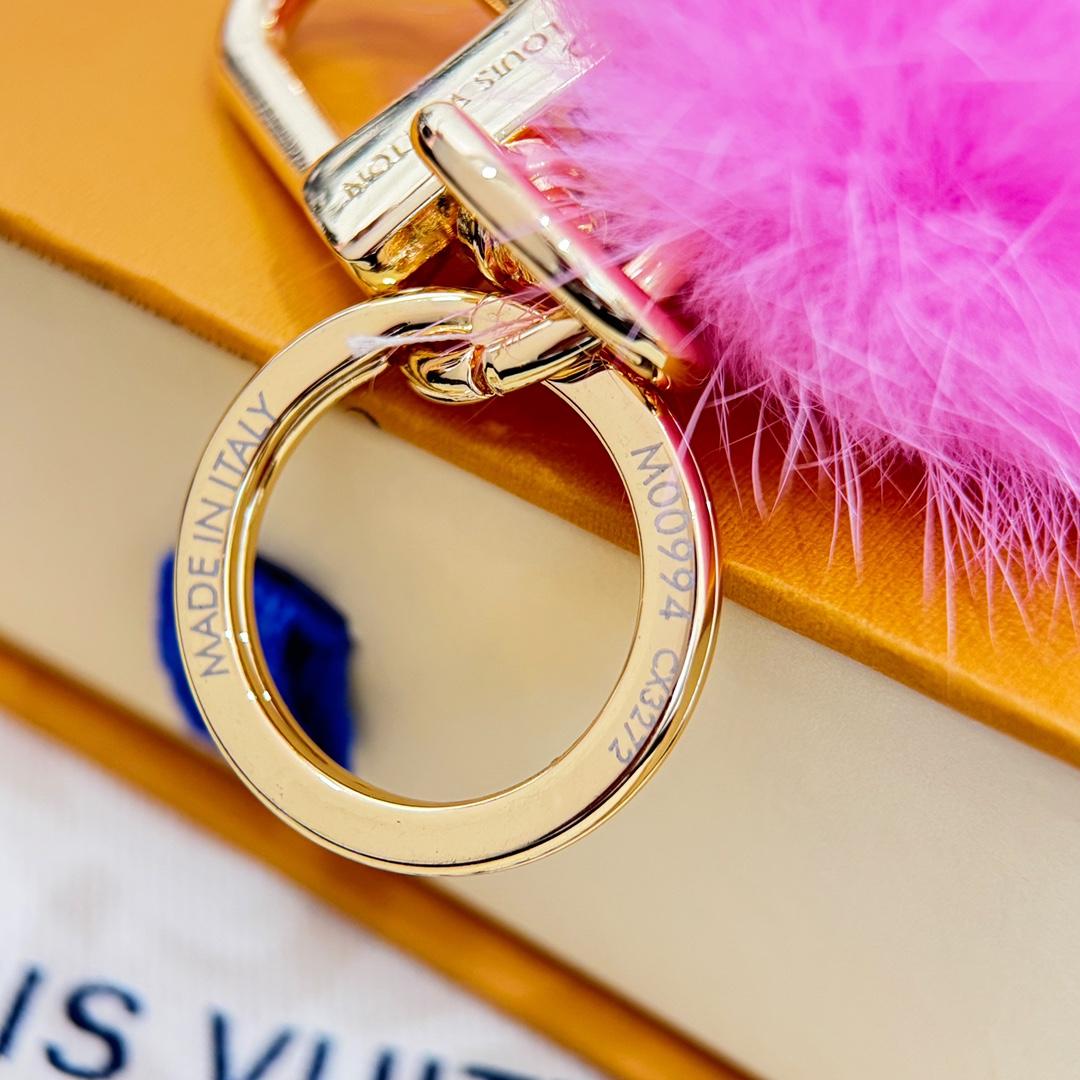 Louis Vuitton Vivienne Fur Key Holder   M01447 - DesignerGu