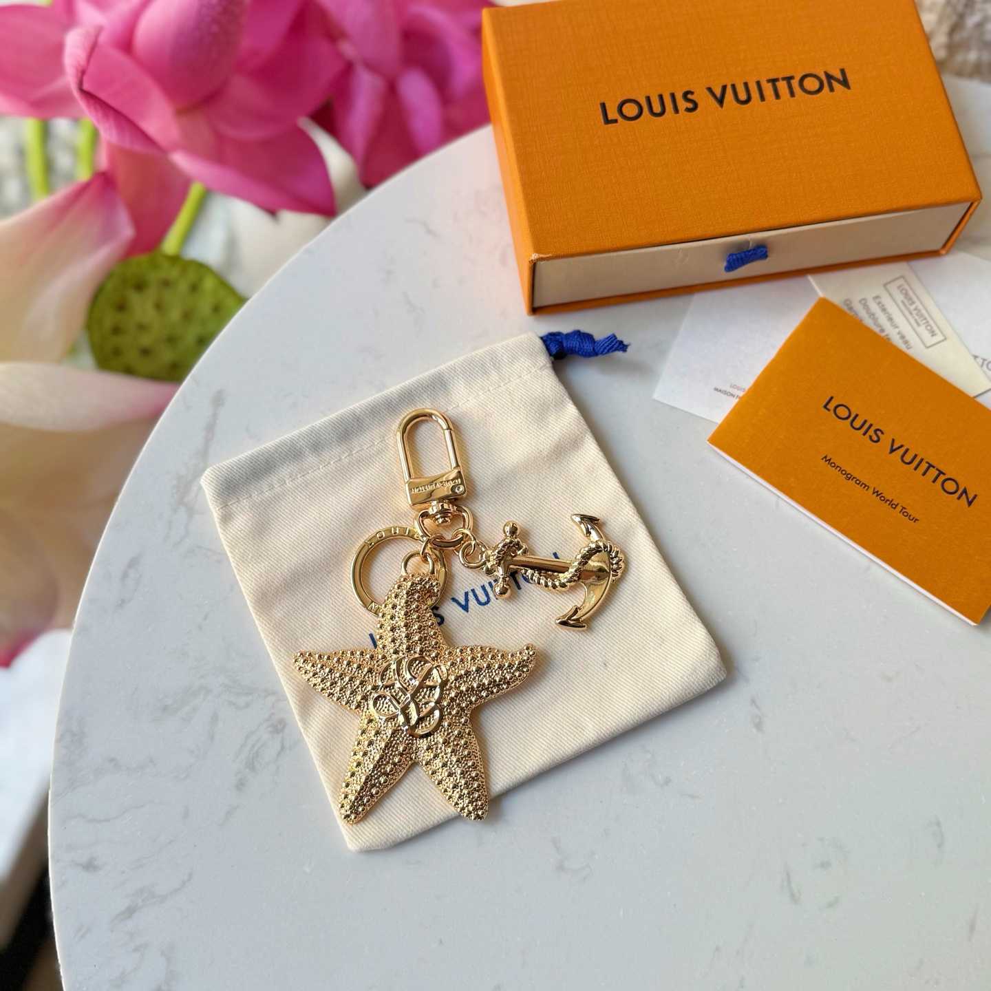 Louis Vuitton LV Starfish Key Holder and Bag Charm   M02622 - DesignerGu