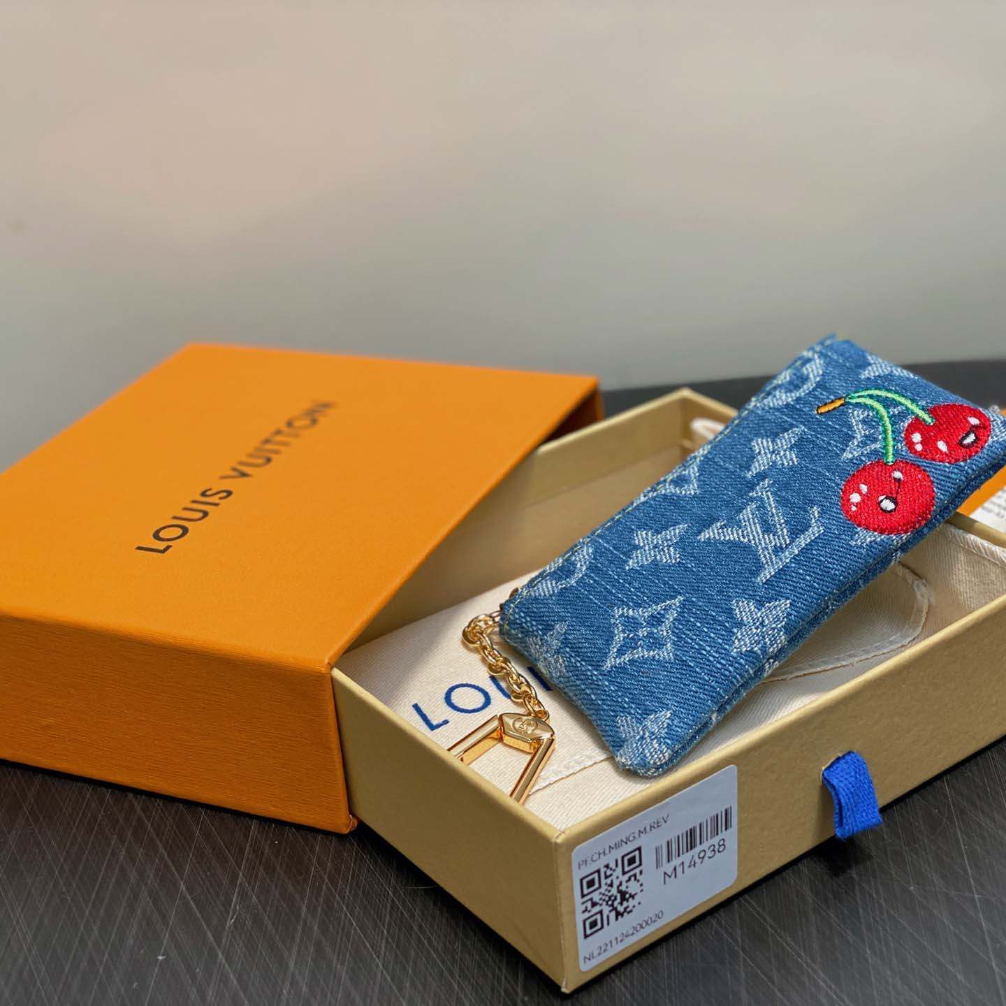 Louis Vuitton LV x TM Key Pouch   M14938 - DesignerGu