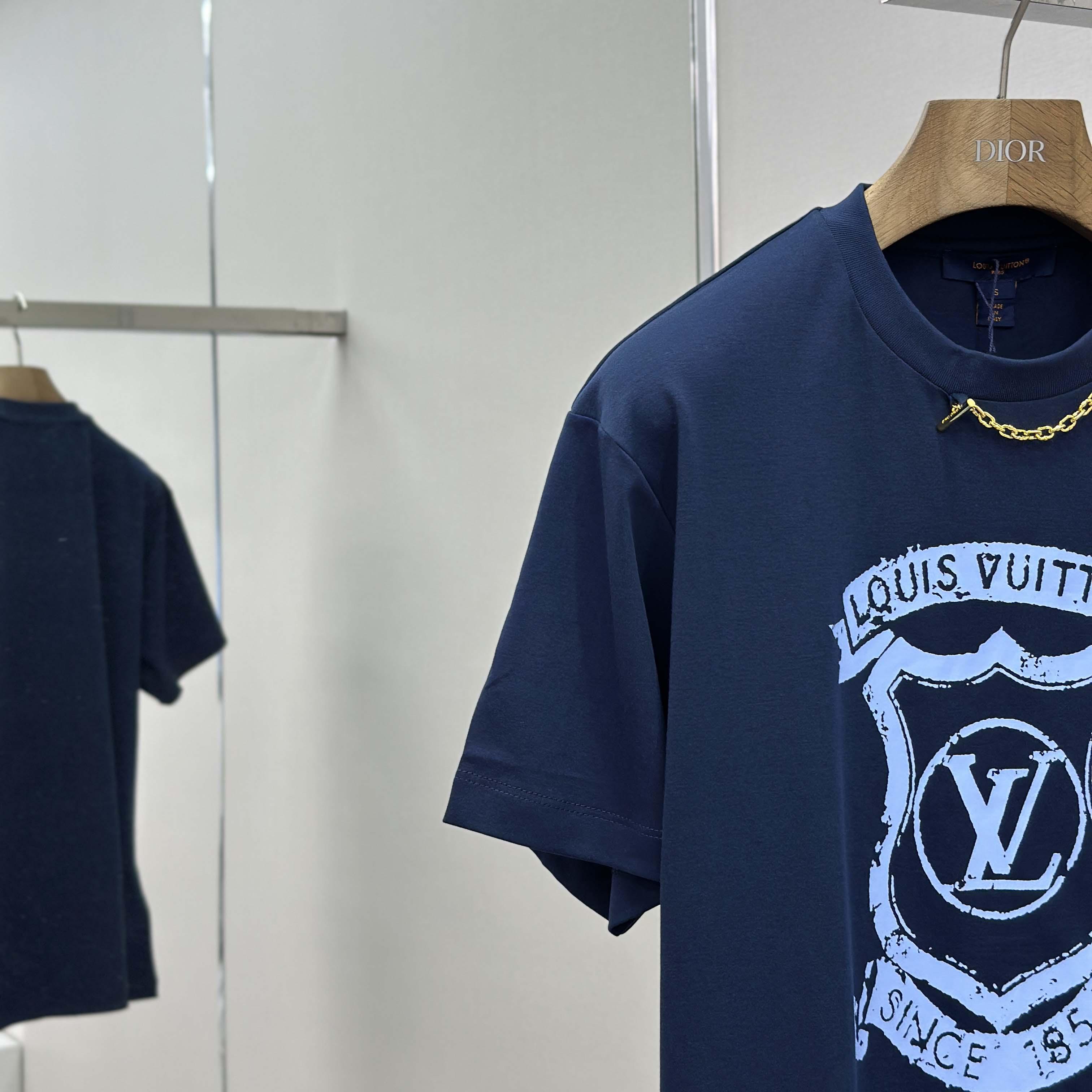 Louis Vuitton Signature Zipper Detail T-Shirt   1AI469 - DesignerGu