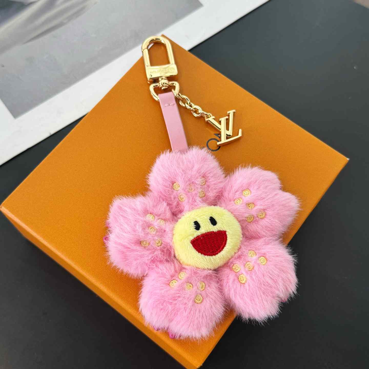 Louis Vuitton LV x TM Cherry Blossom Bag Charm   M02485 - DesignerGu