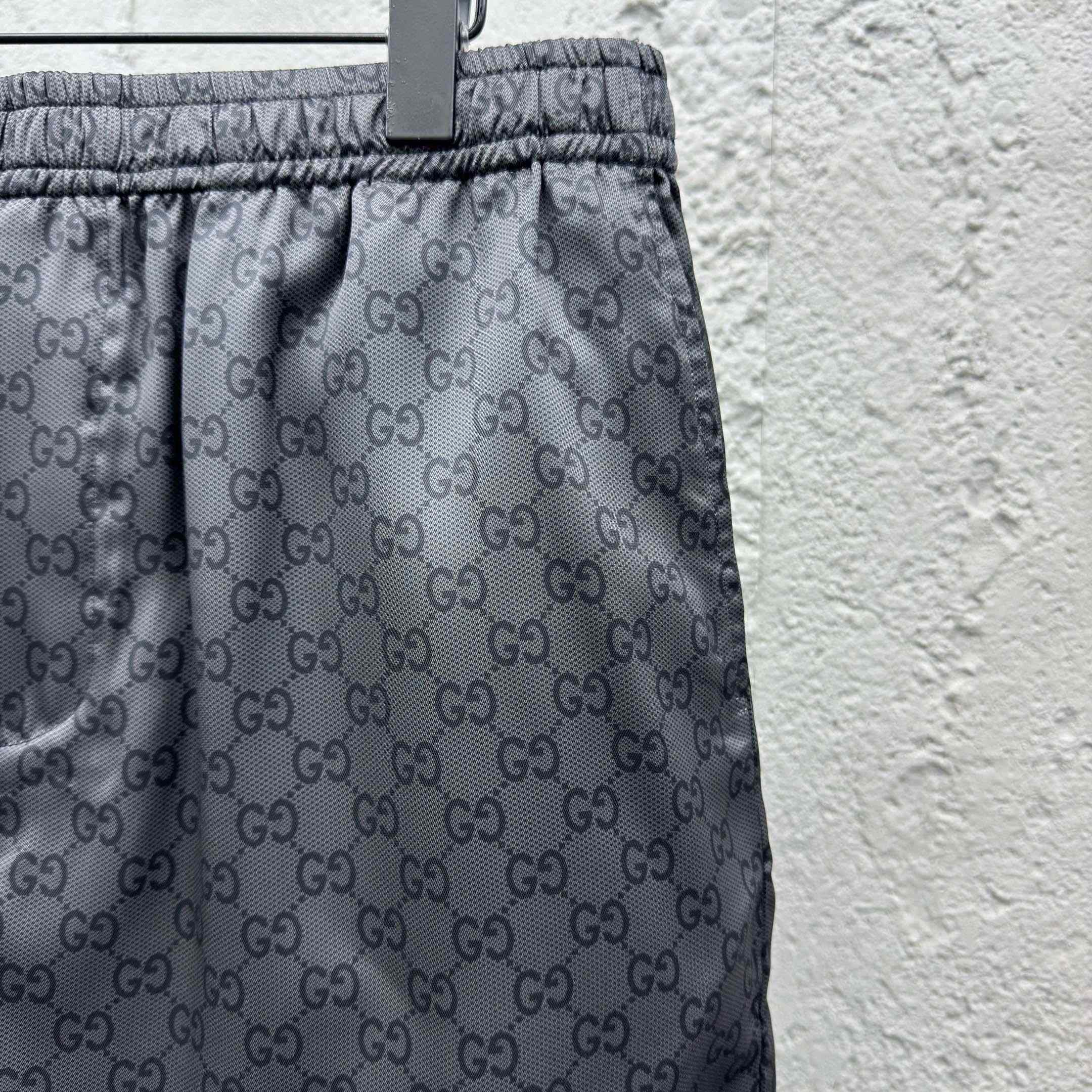 Gucci Printed Silk Twill Shorts - DesignerGu