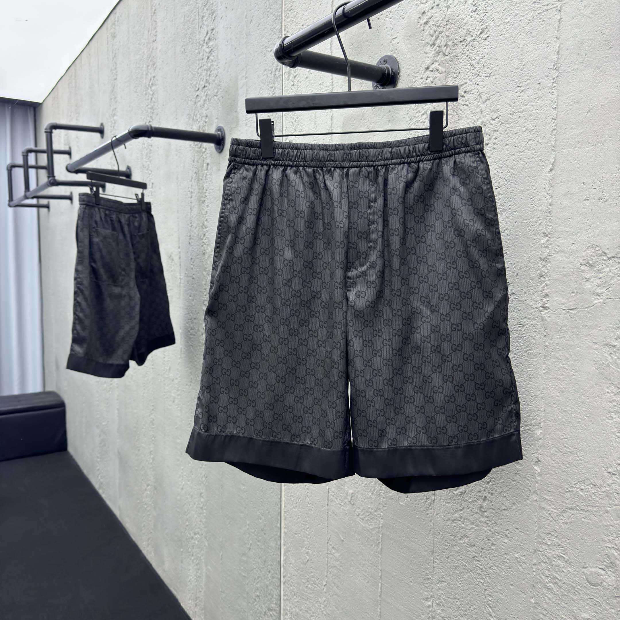 Gucci Printed Silk Twill Shorts - DesignerGu