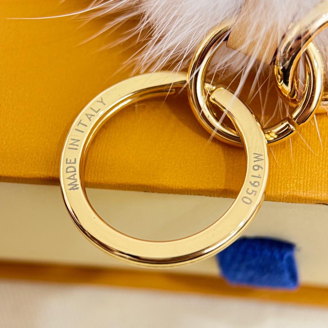 Louis Vuitton Vivienne Fur Key Holder   M02300 - DesignerGu