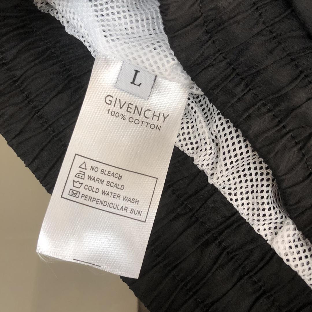 Givenchy 4G logo-print Shorts  - DesignerGu