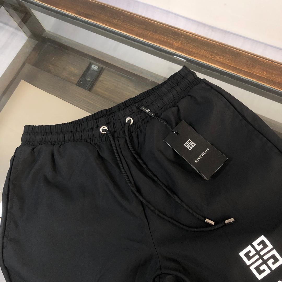 Givenchy 4G logo-print Shorts  - DesignerGu