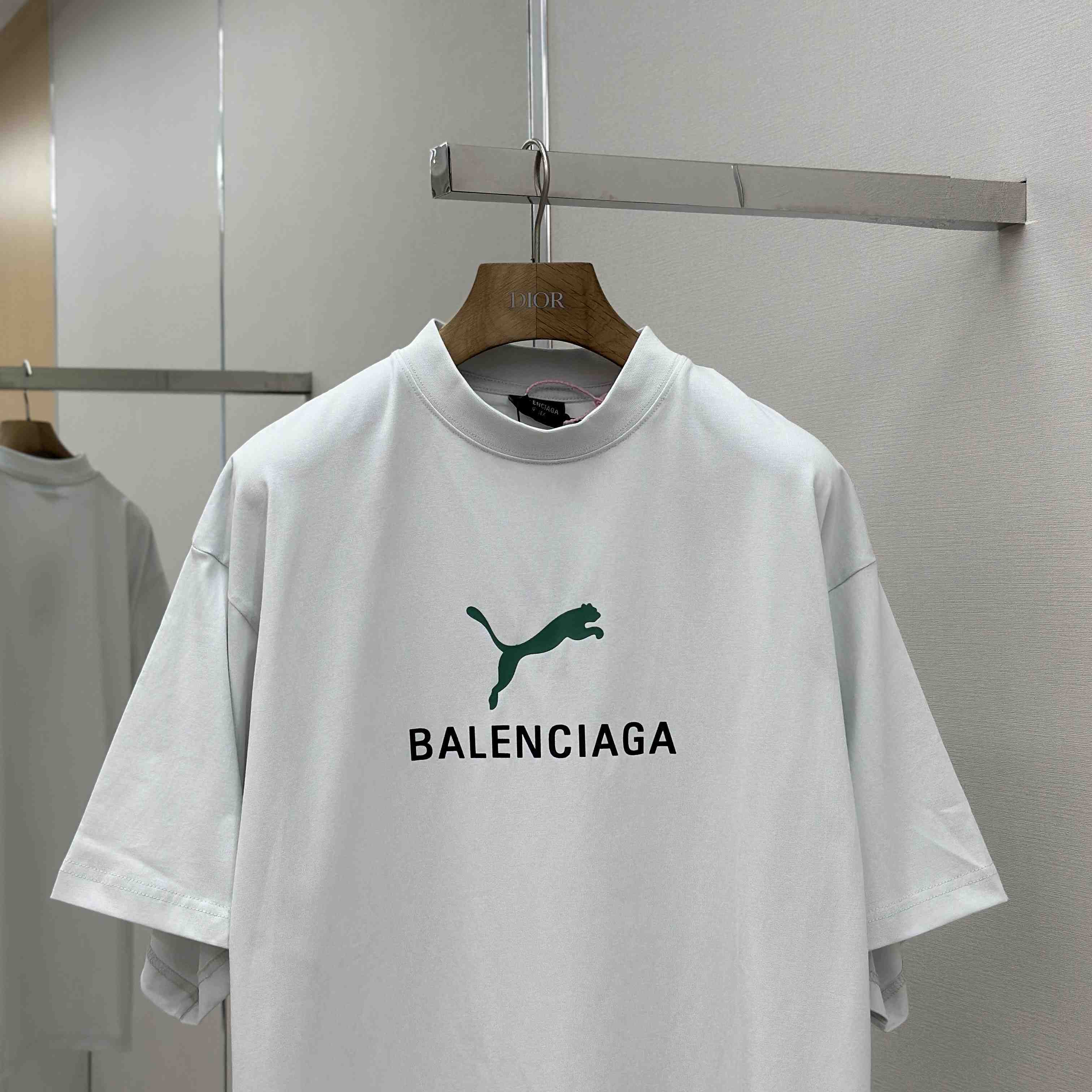 Balenciaga I PUMA Oversized T-Shirt in dirty white dry jersey - DesignerGu
