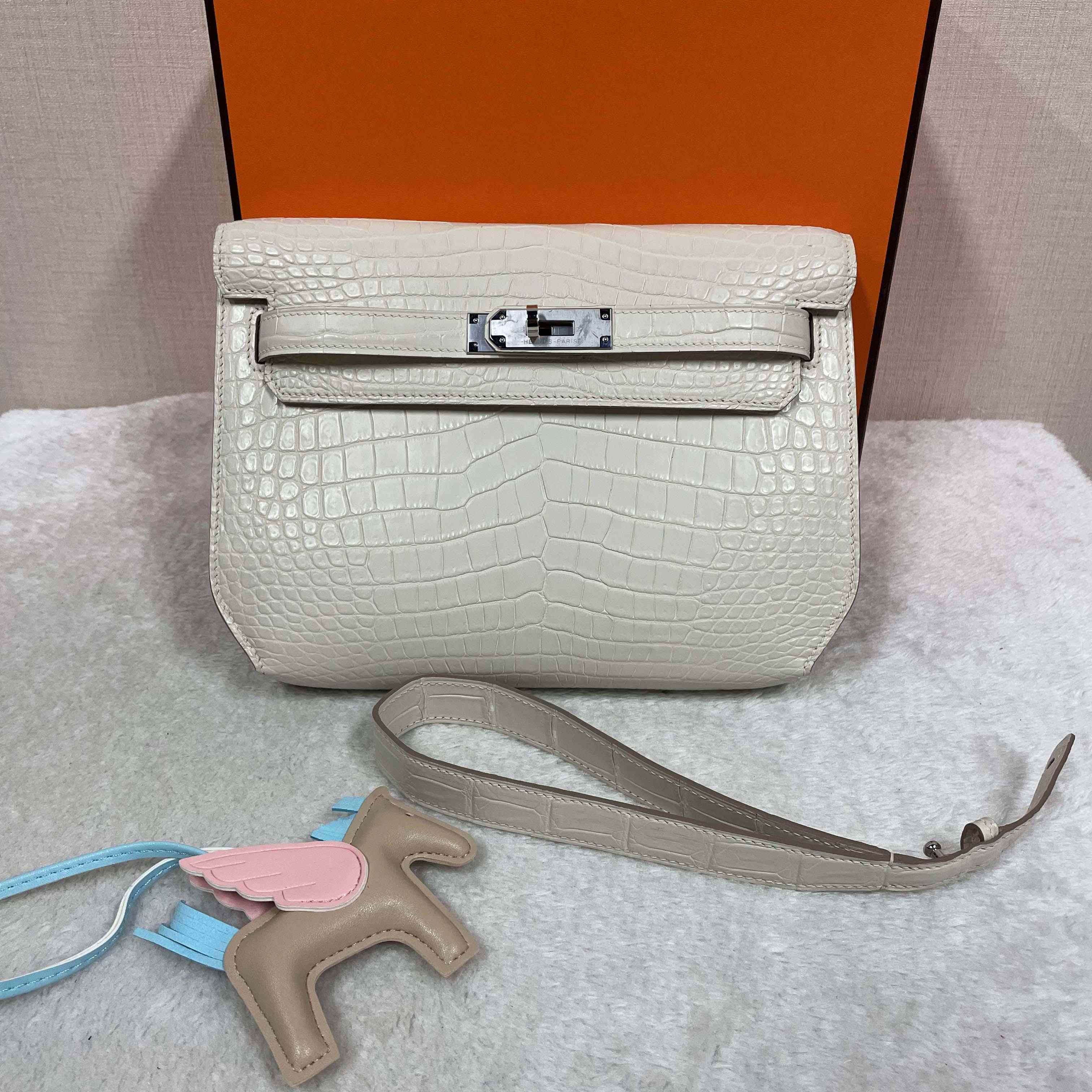 Hermes Kelly Depeche Crocodile Beton 25cm - DesignerGu