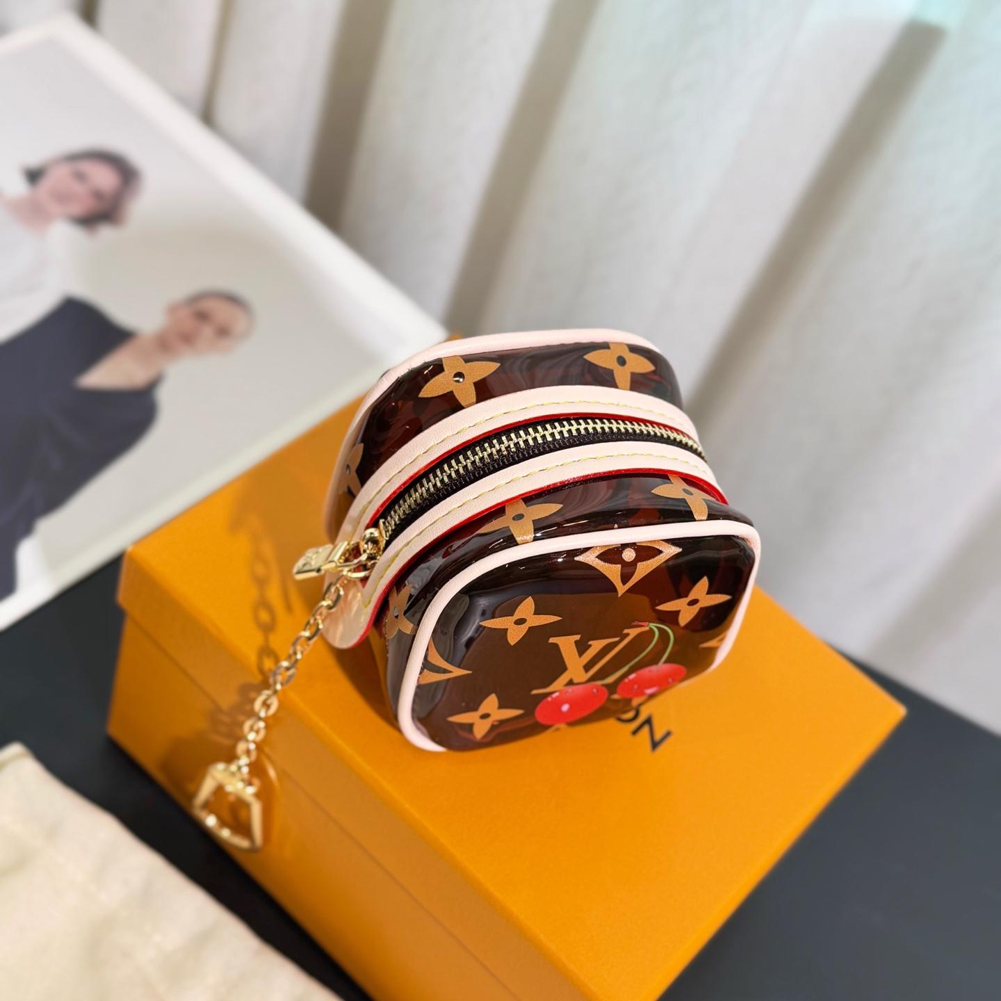 Louis Vuitton LV x TM Cube Coin Purse   M14943 - DesignerGu