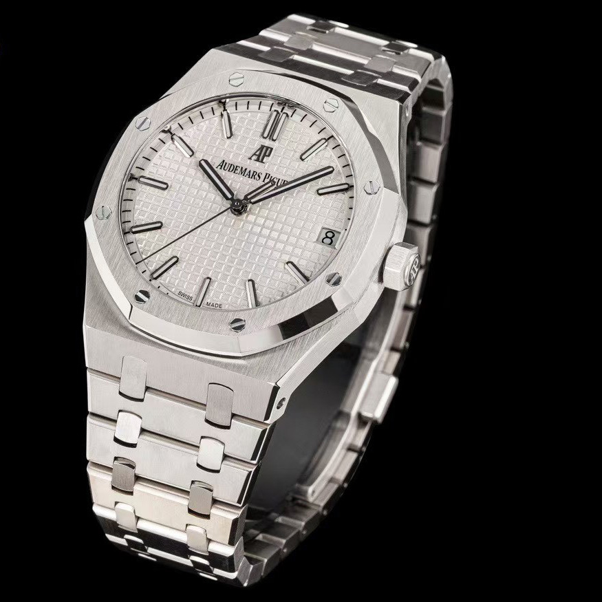 Audemars Piguet Royal Oak Self Winding Watch - 41mm 15500ST - DesignerGu