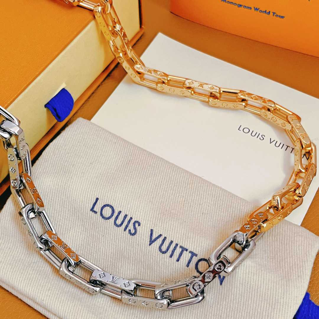 Louis Vuitton Monogram Necklace - DesignerGu