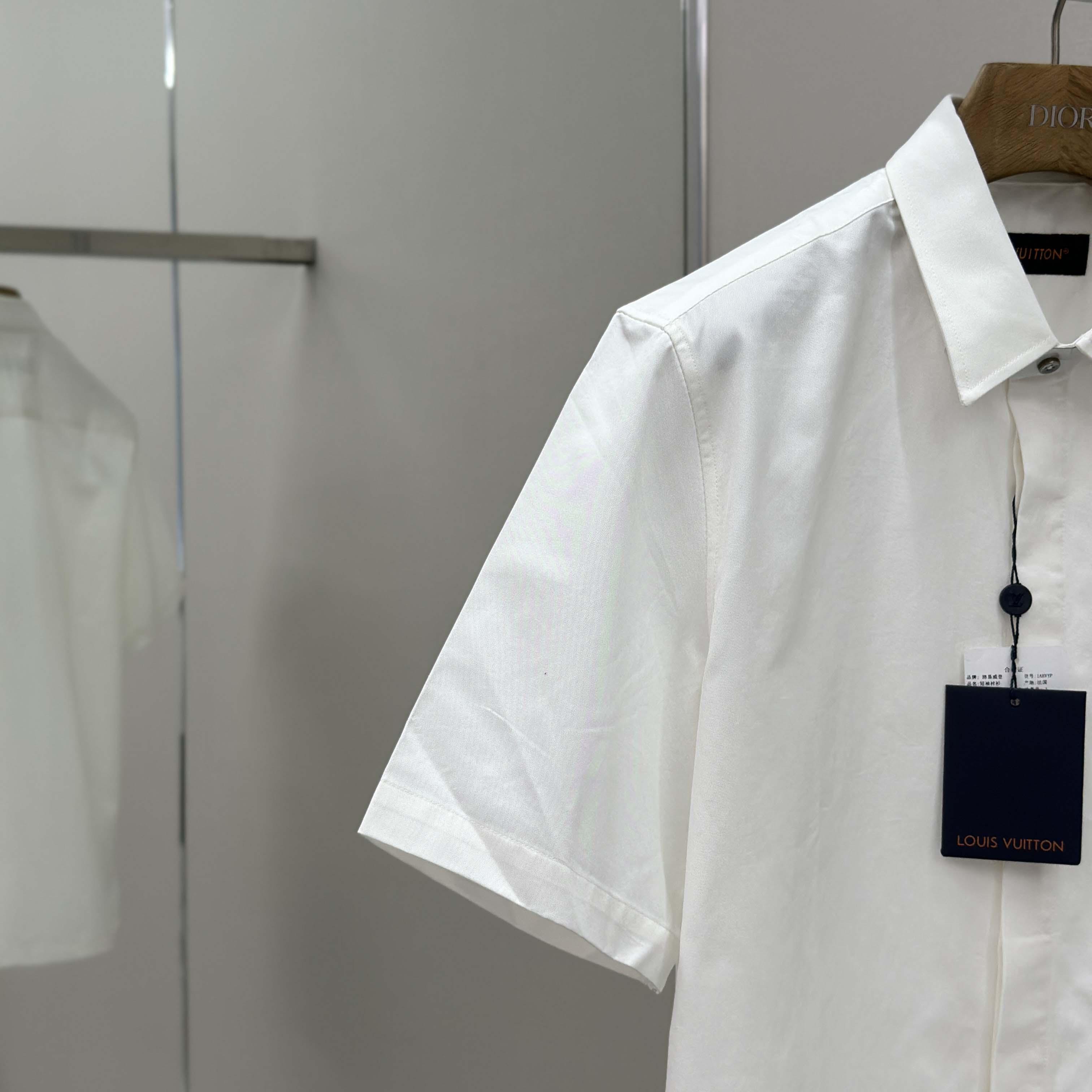 Louis Vuitton Monogram Pocket Short-Sleeved Shirt   1AHVYO - DesignerGu