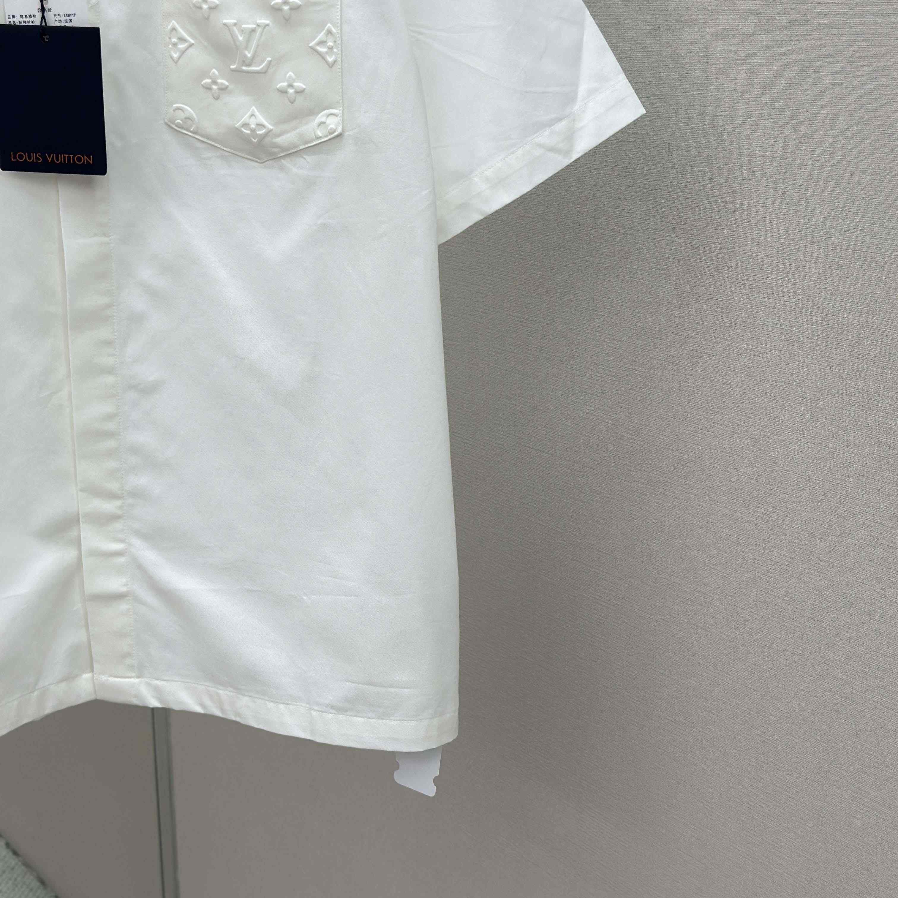 Louis Vuitton Monogram Pocket Short-Sleeved Shirt   1AHVYO - DesignerGu