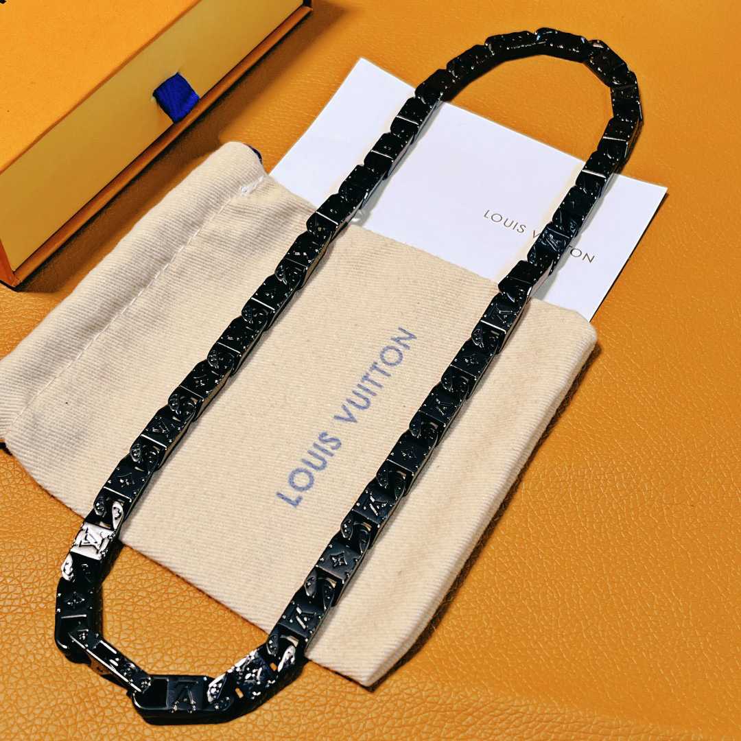 Louis Vuitton Monogram Tied Up Necklace   M01782 - DesignerGu