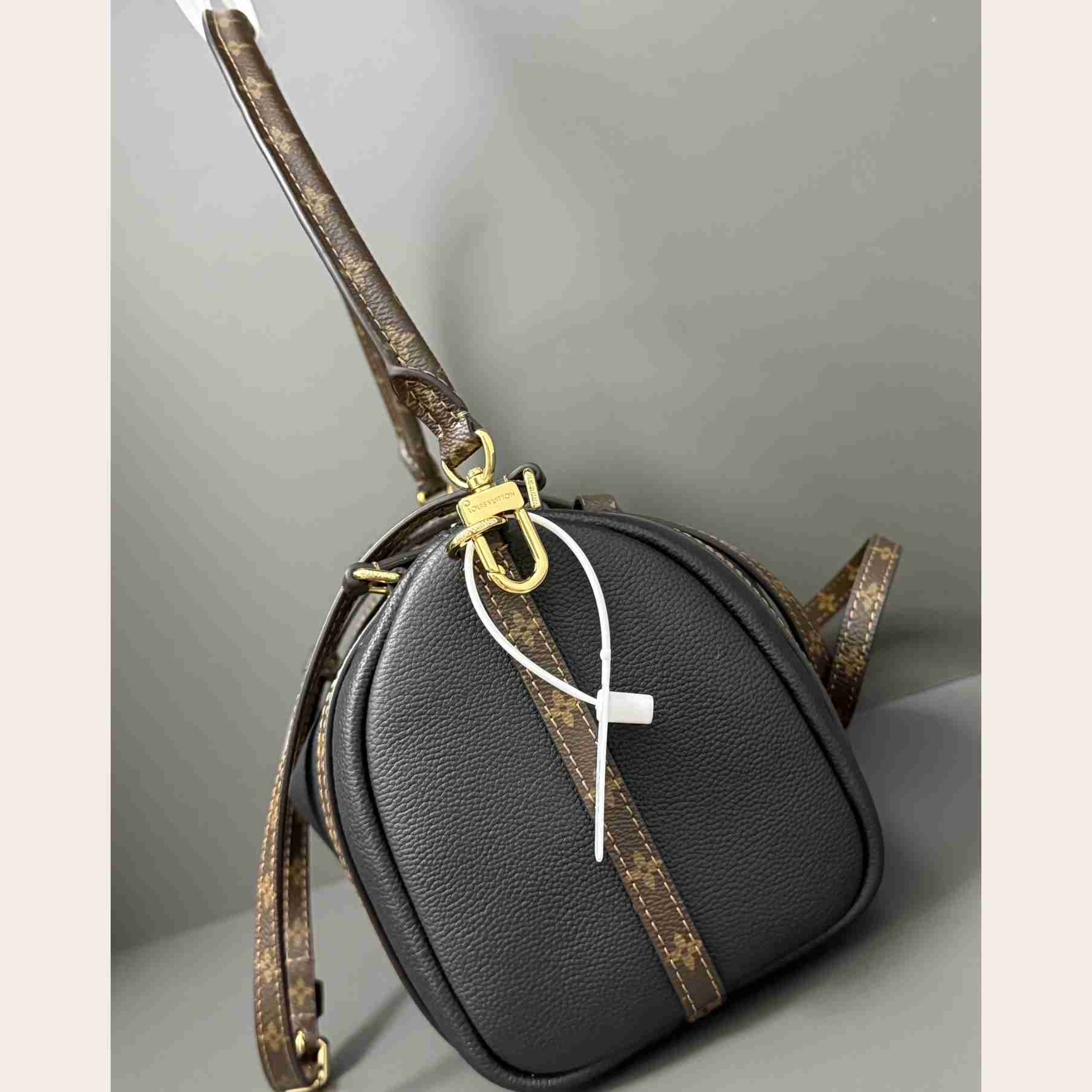 Louis Vuitton Express PM   M26039 - DesignerGu